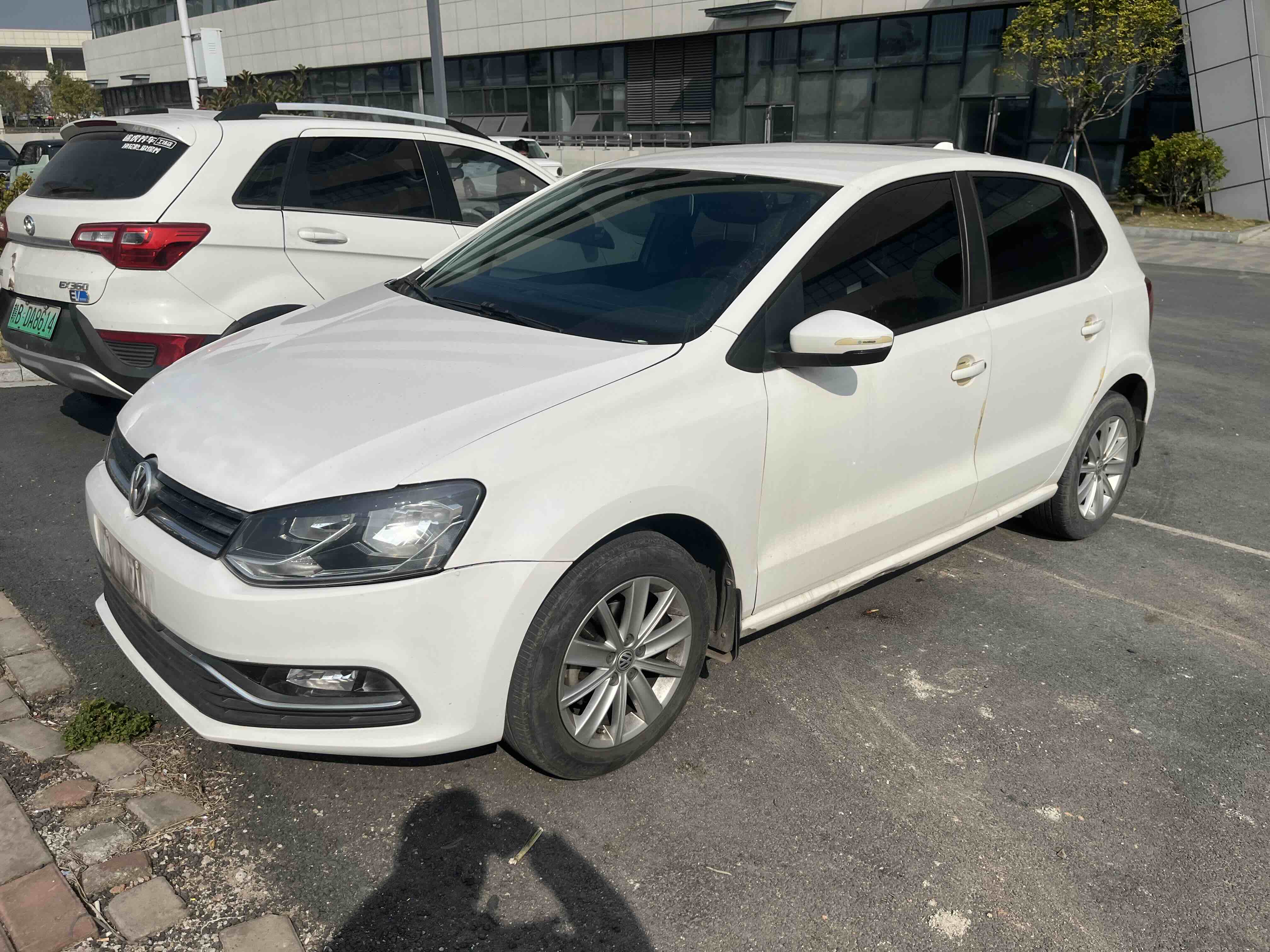 Volkswagen Polo 2015 car image 