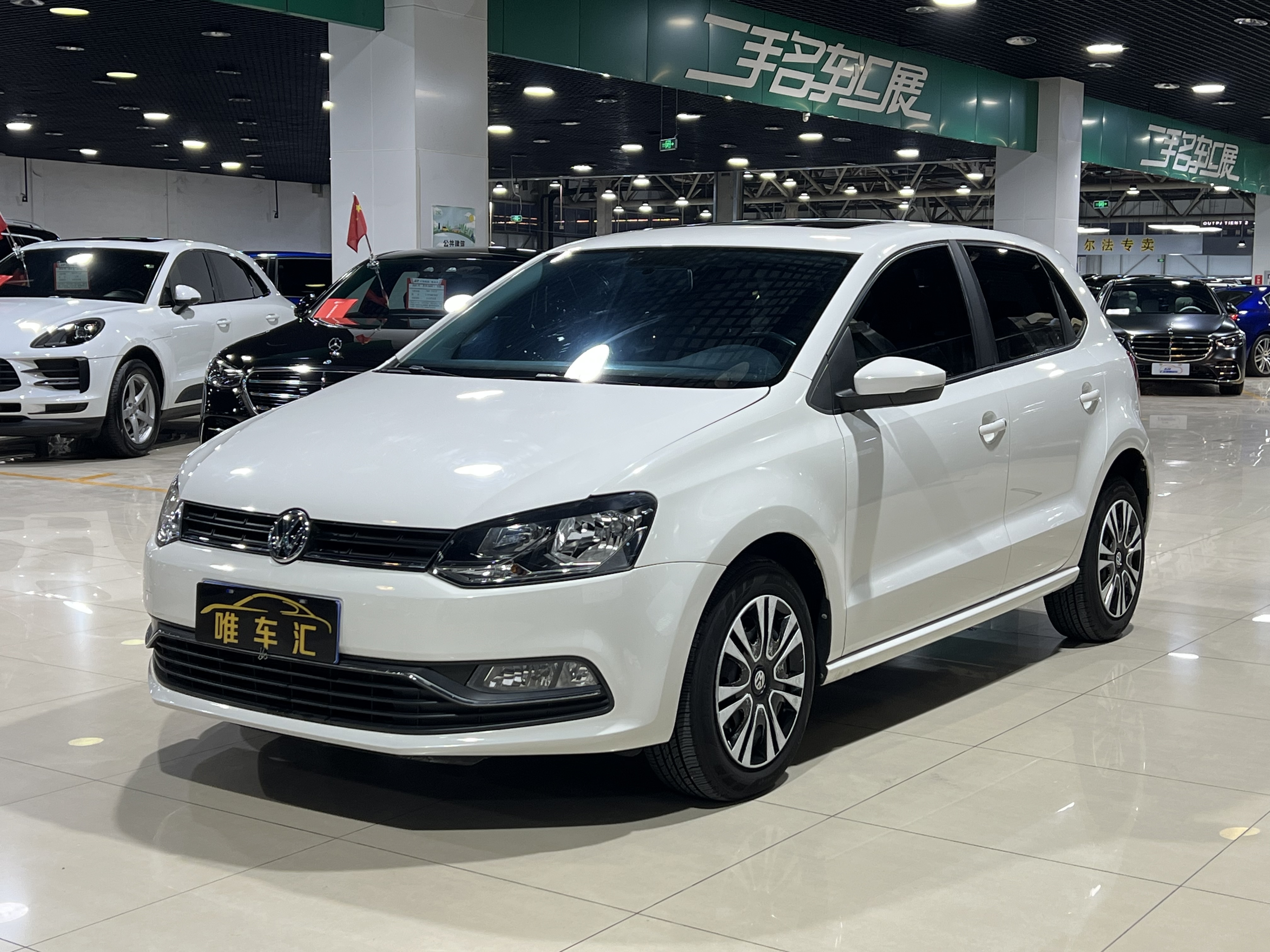 Volkswagen Polo 2016 immagine di auto 