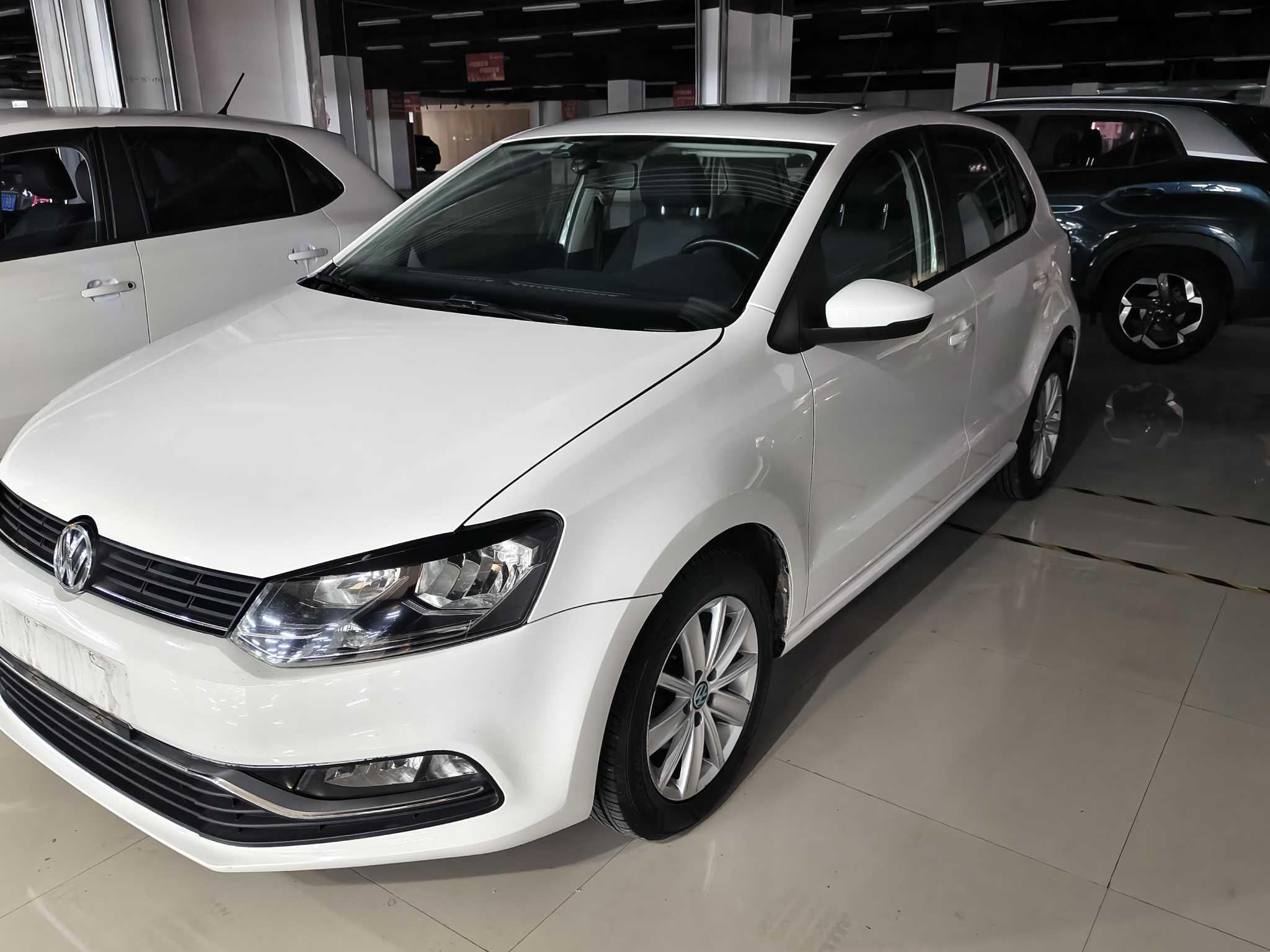 Volkswagen Polo 2016 immagine di auto 