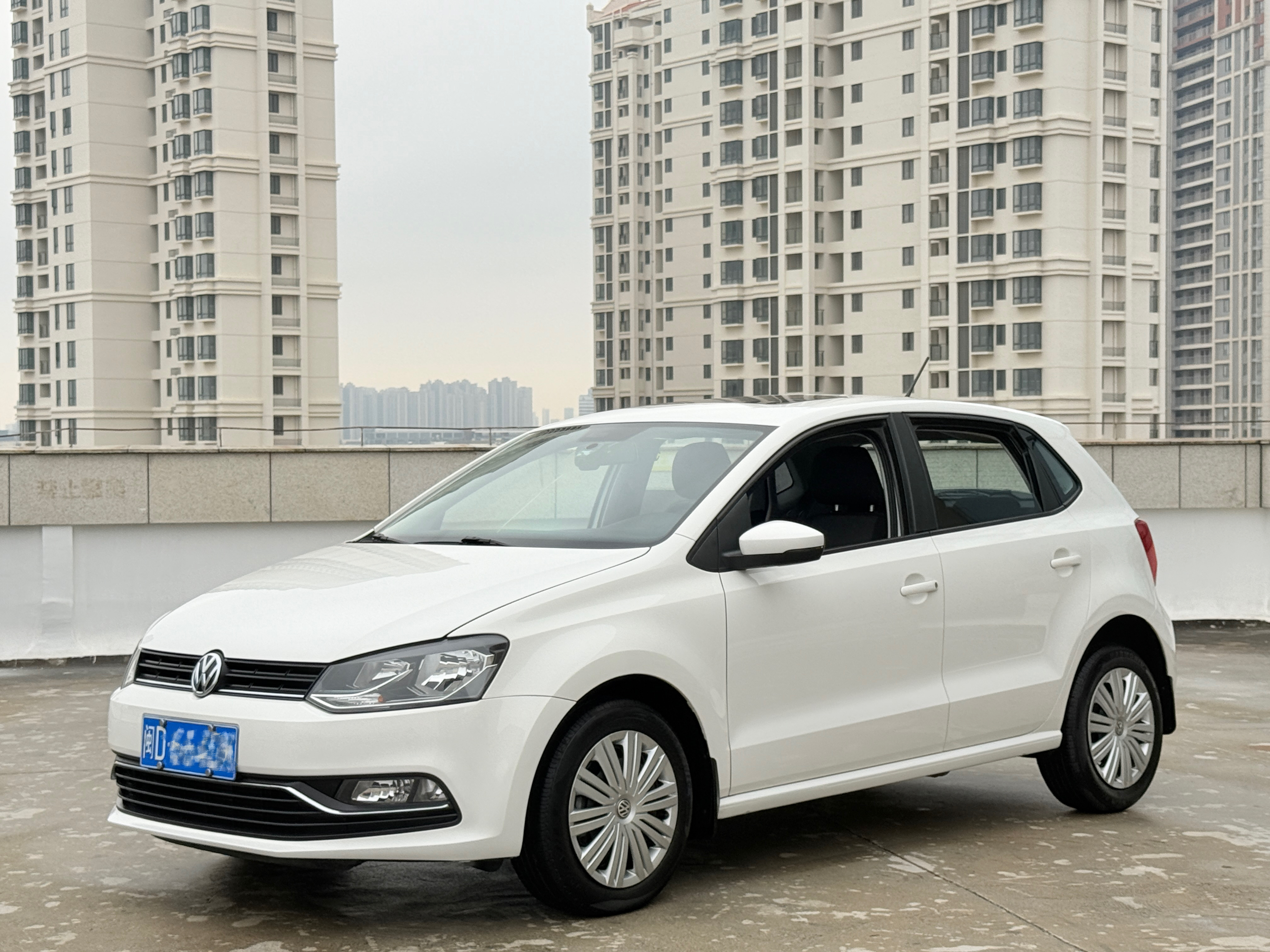Volkswagen Polo 2017 Volkswagen Polo 2017 car image