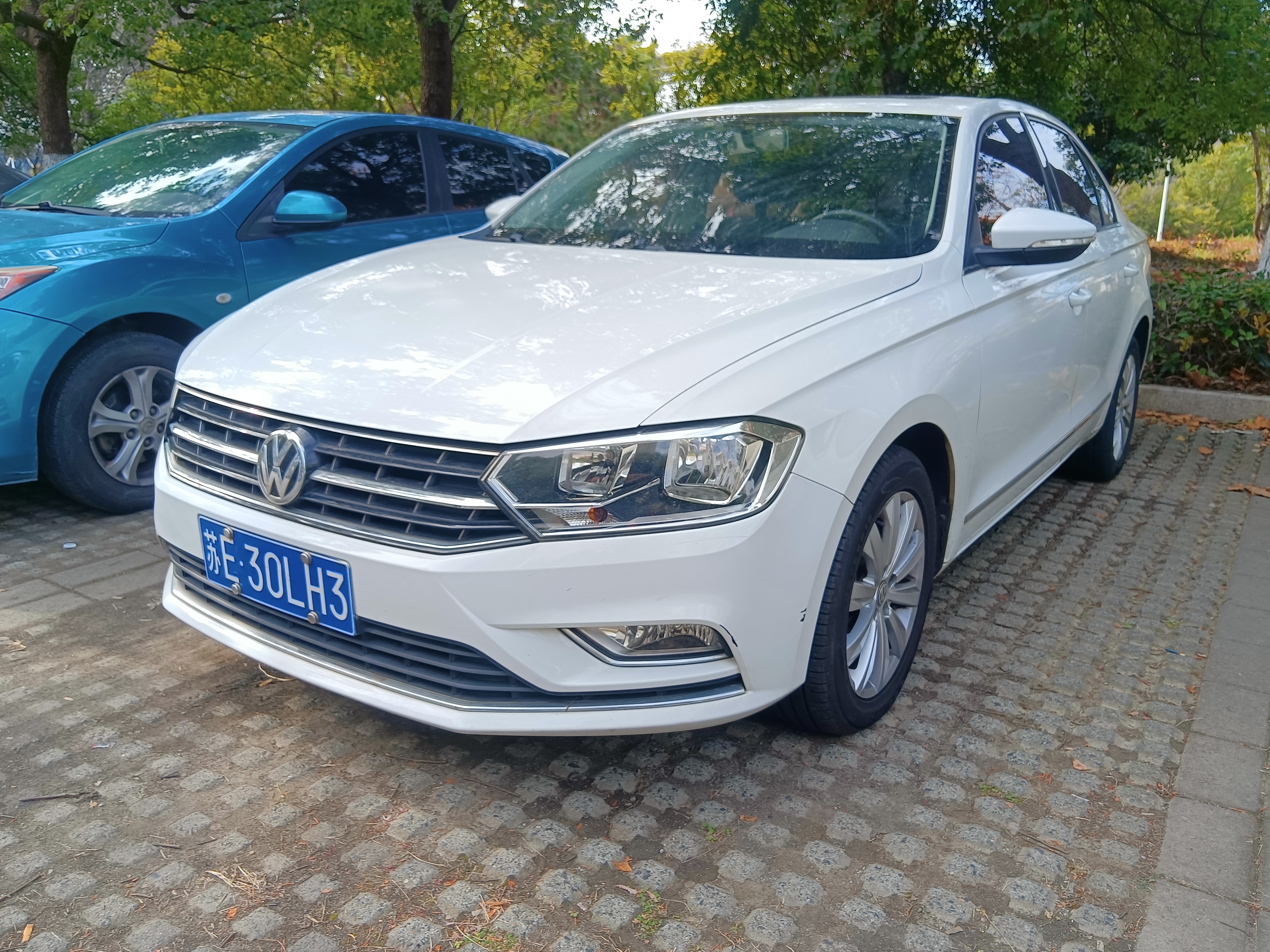 Volkswagen Bora 2016 car image 