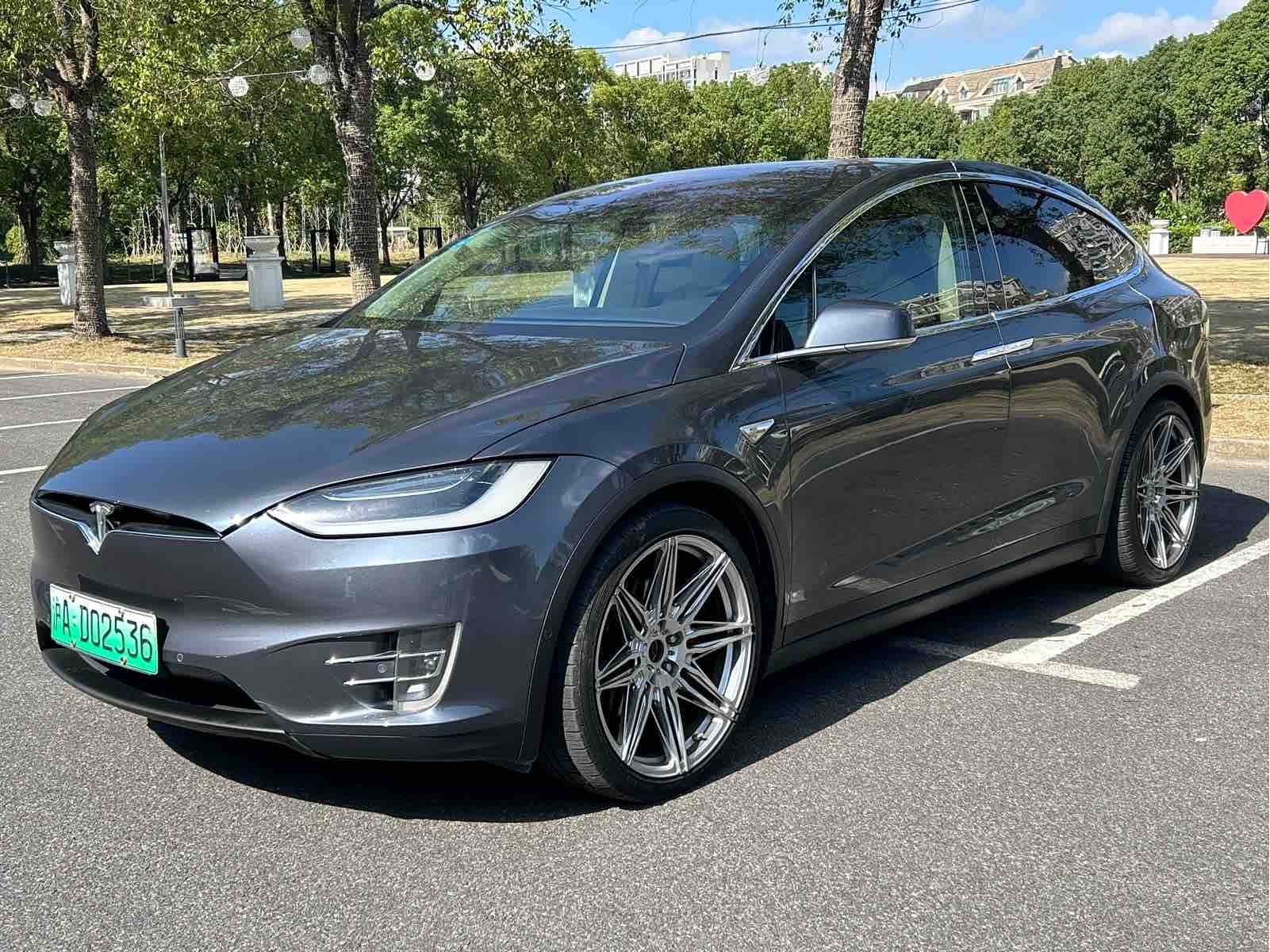 Tesla Model X 2017 Tesla Model X 2017 car image