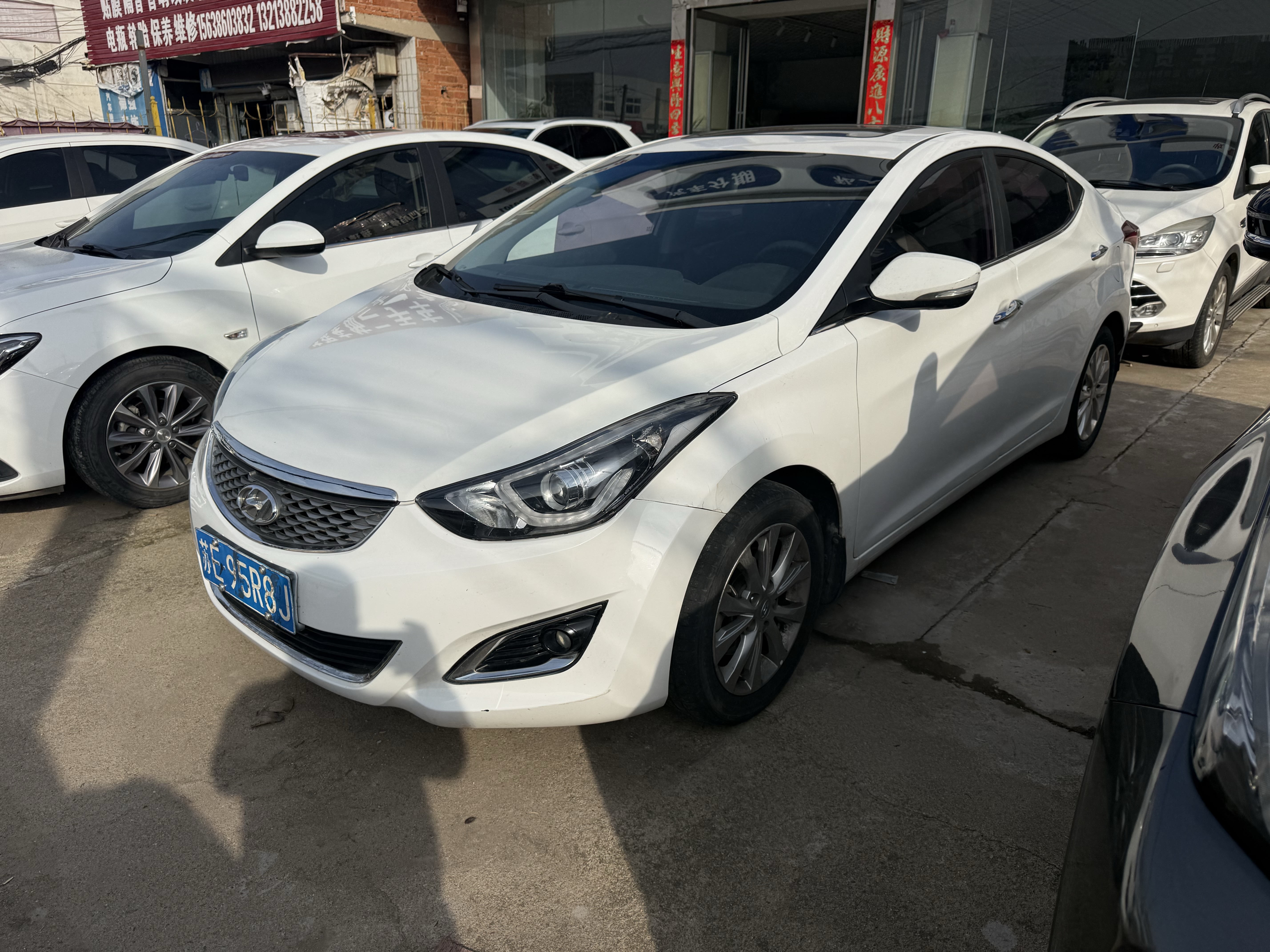 Hyundai Elantra MD 2017 immagine di auto 