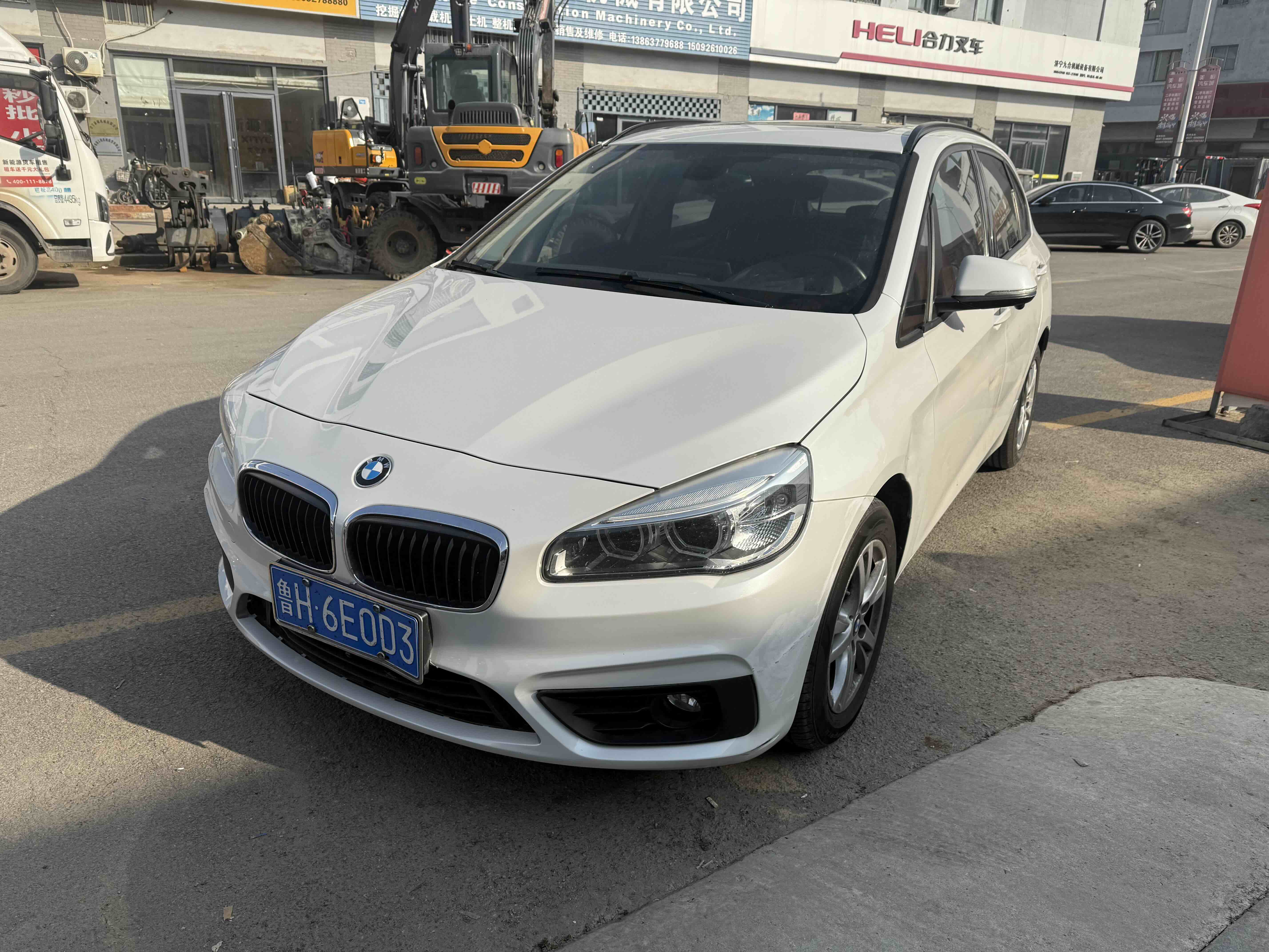 BMW 2 Series Tourer 2017 car image 