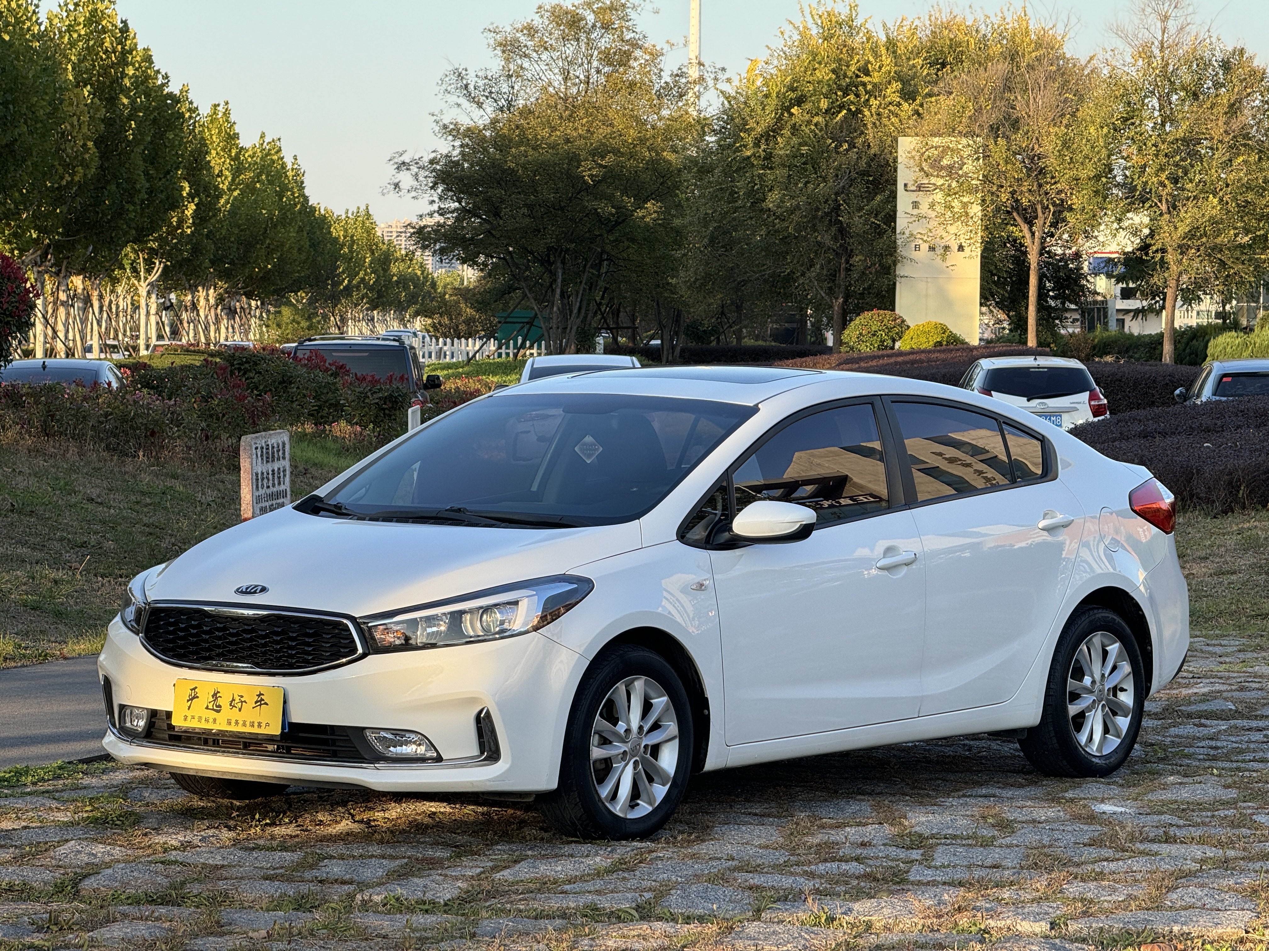 Kia K3 2017 Kia K3 2017 car image