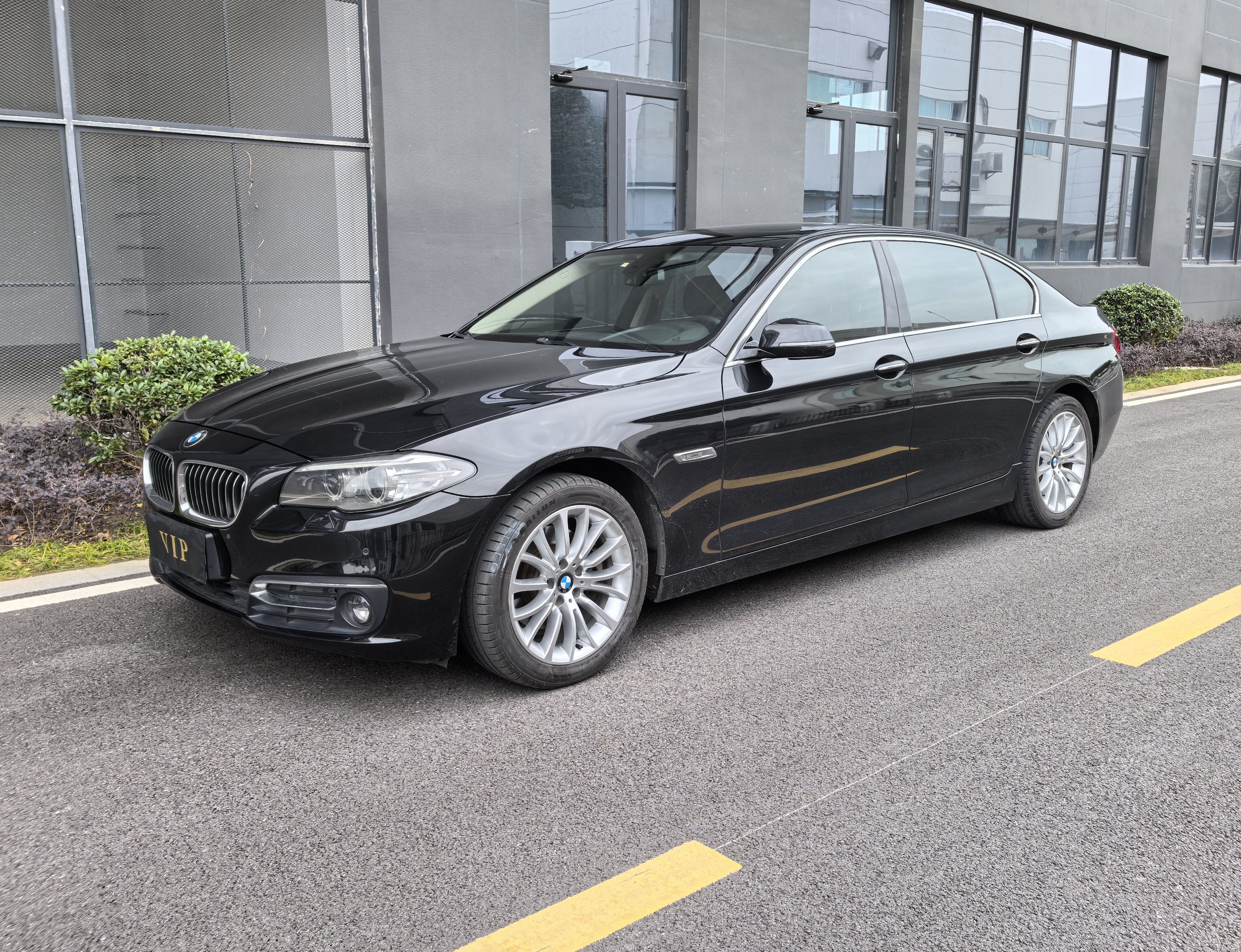 BMW 5 Series 2016 car image 