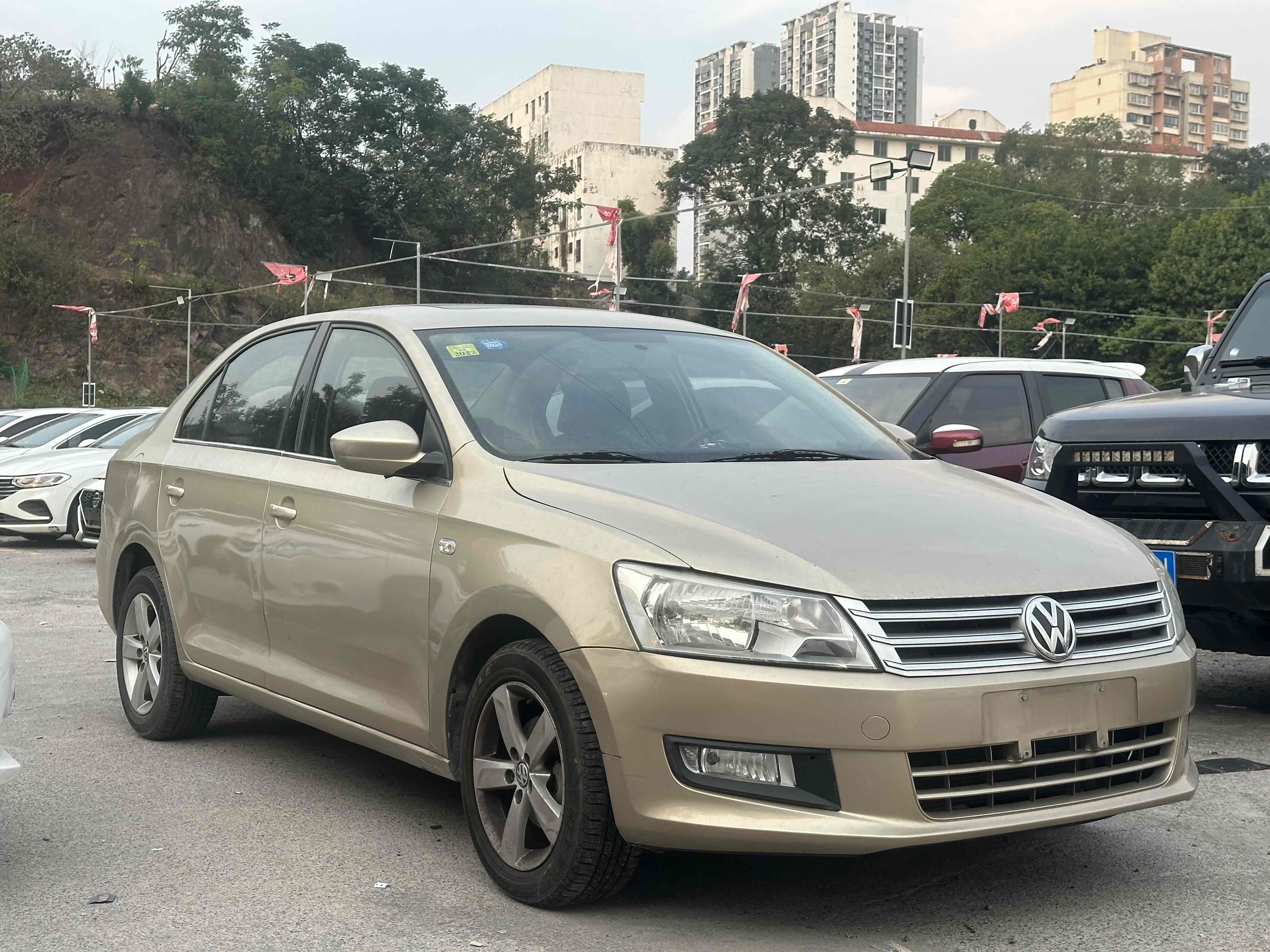 Volkswagen Santana 2013 immagine di auto 