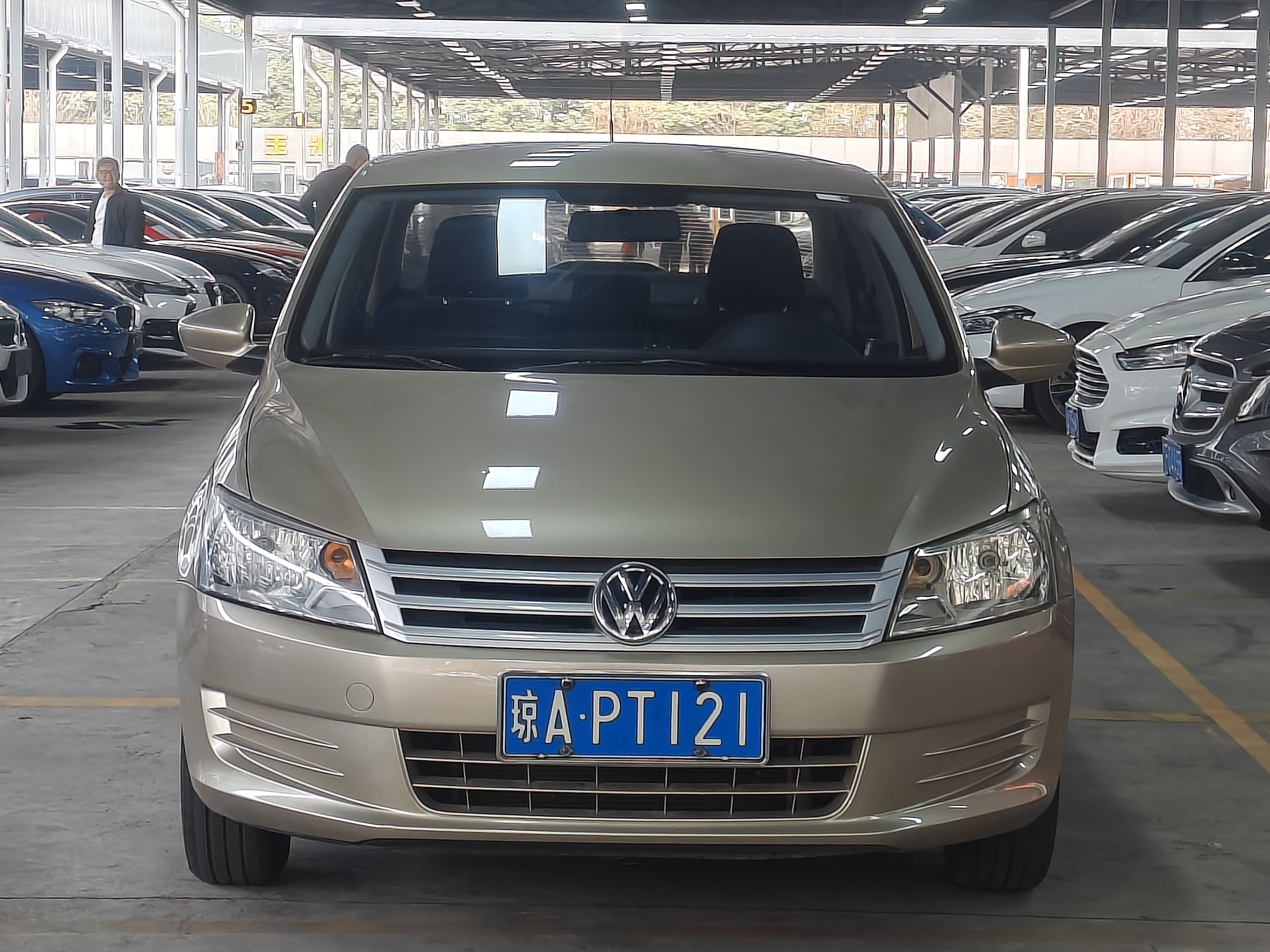 Santana 2014 car image 