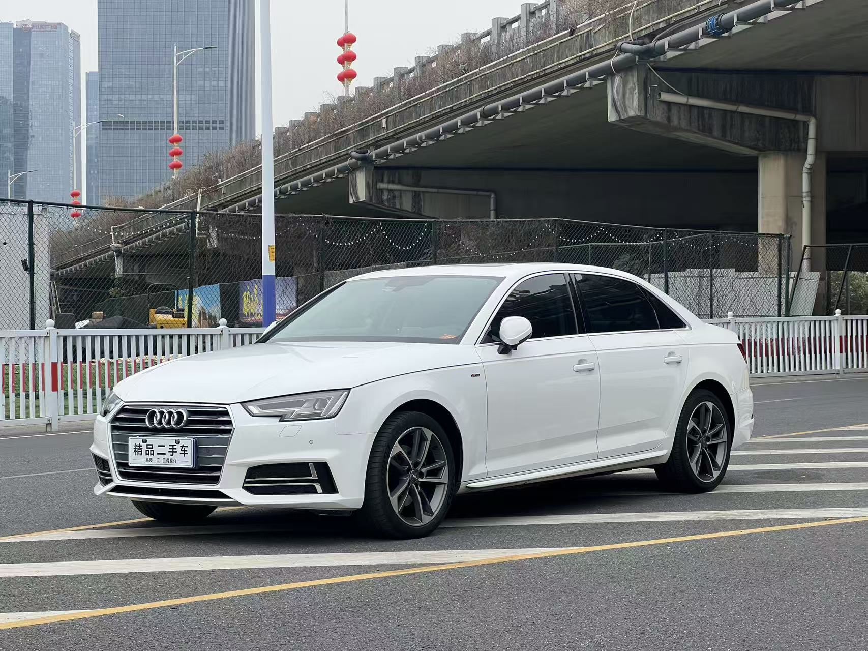 Audi A4L 2017 Audi A4L 2017 car image
