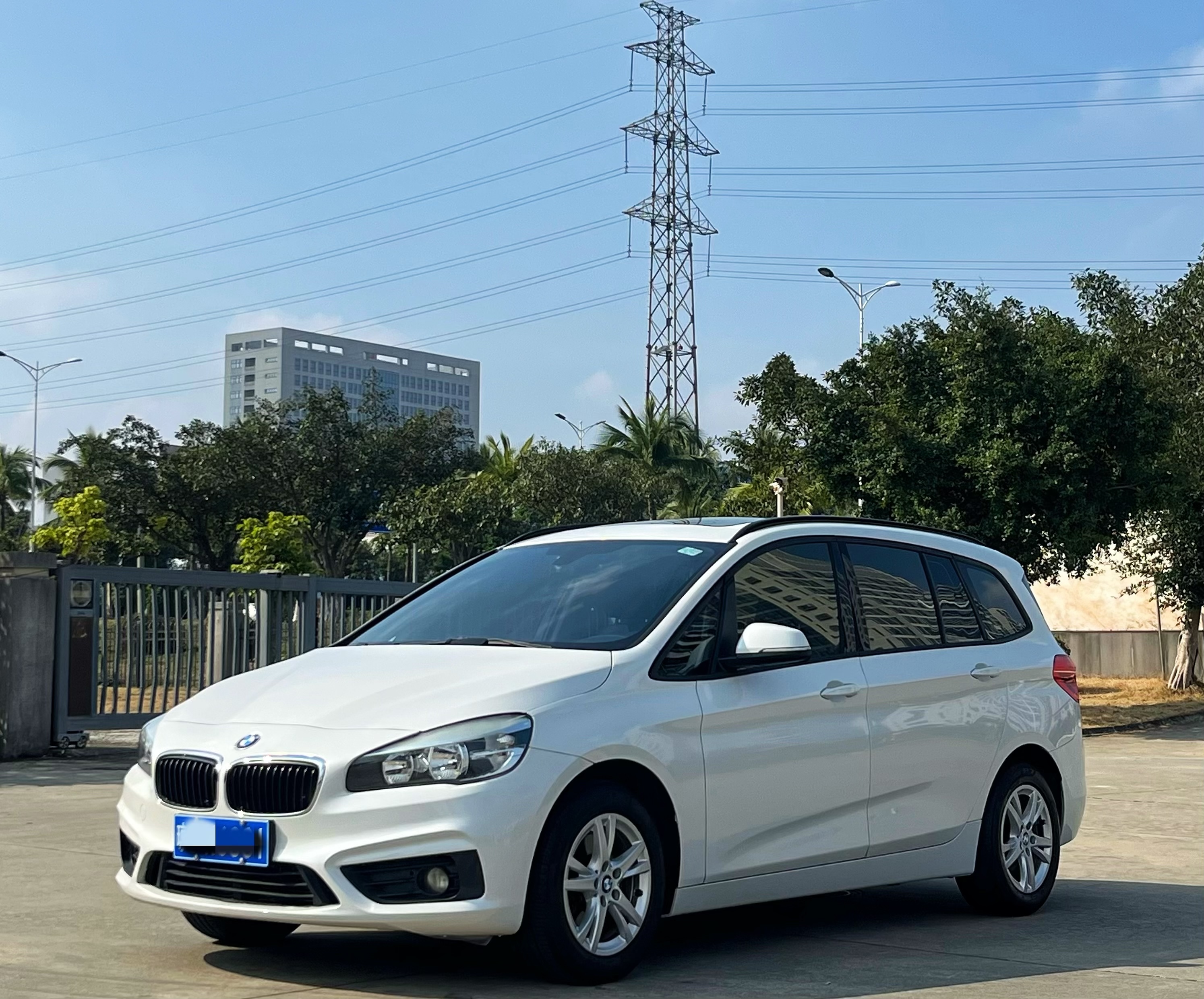BMW 2 Series Tourer (Imported) 2015 car image 