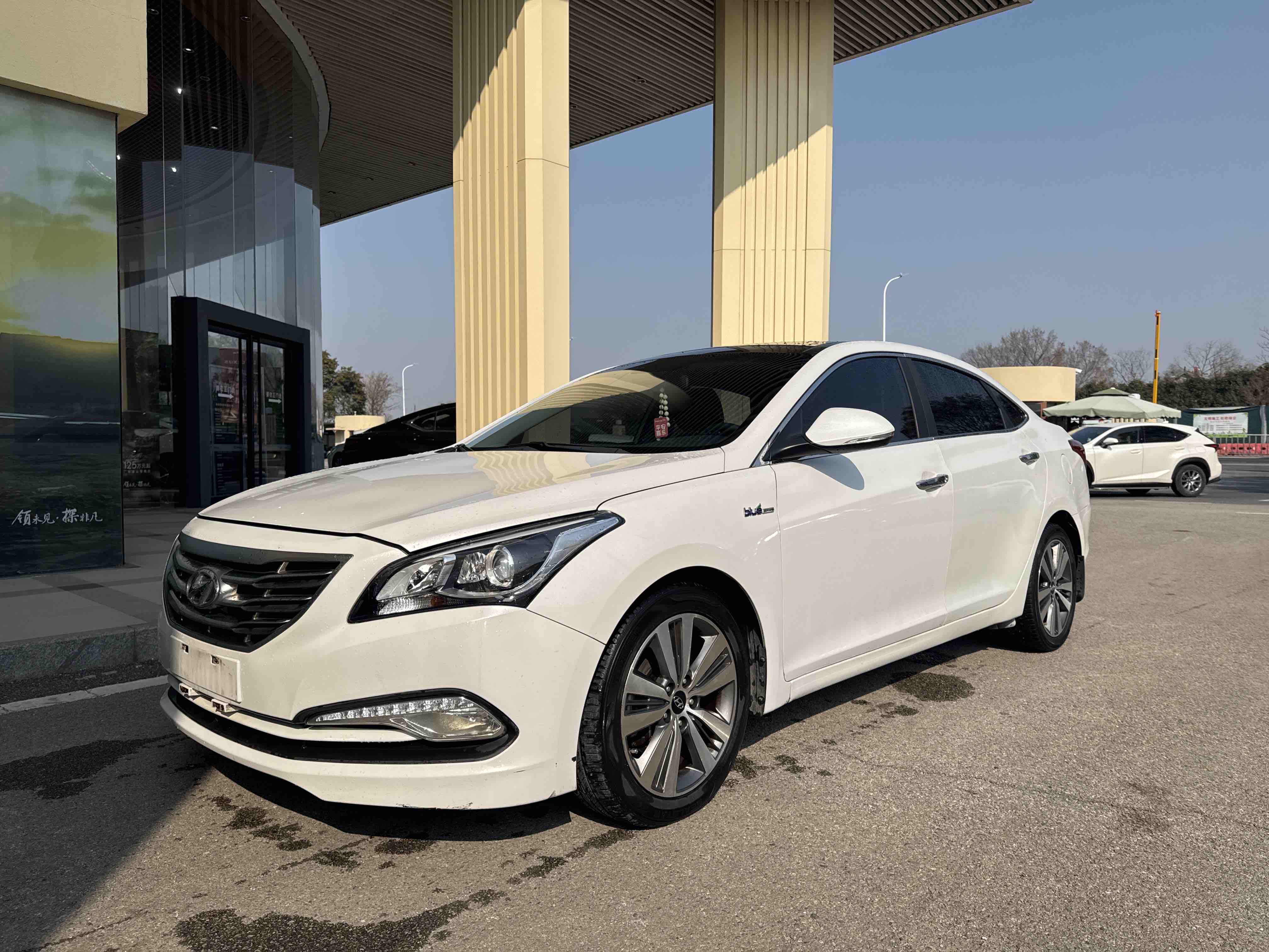 Hyundai Mistra 2016 car image 