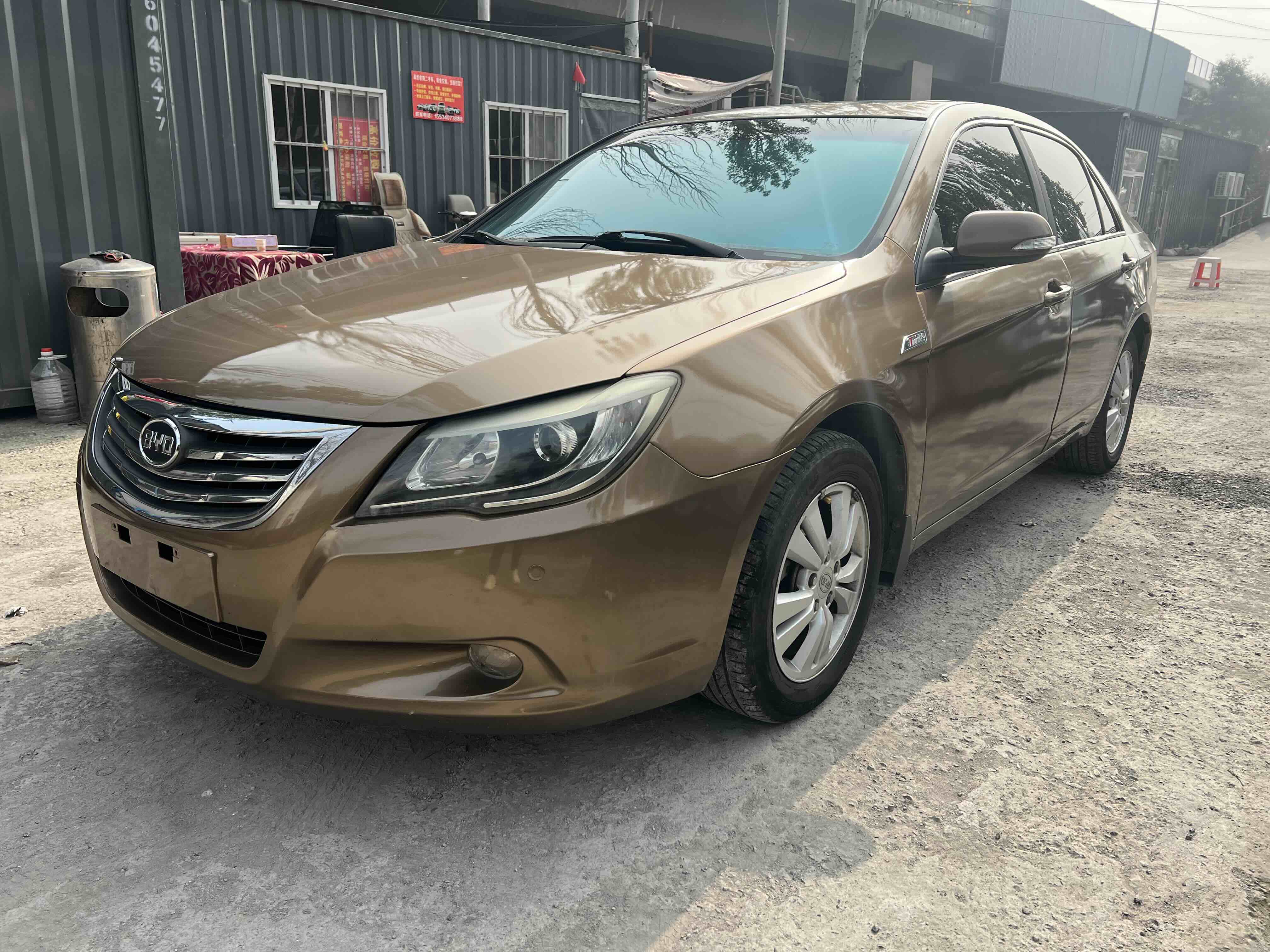 BYD G6 2012 car image 