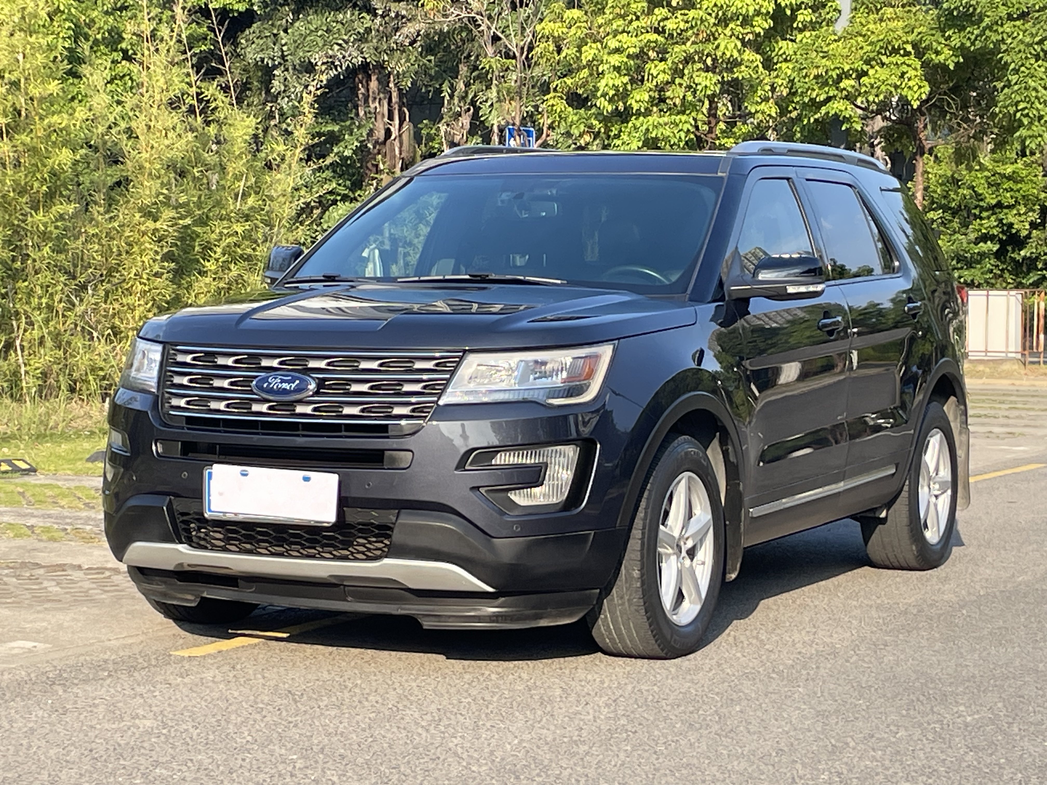 Ford Explorer (Imported) 2018 car image 