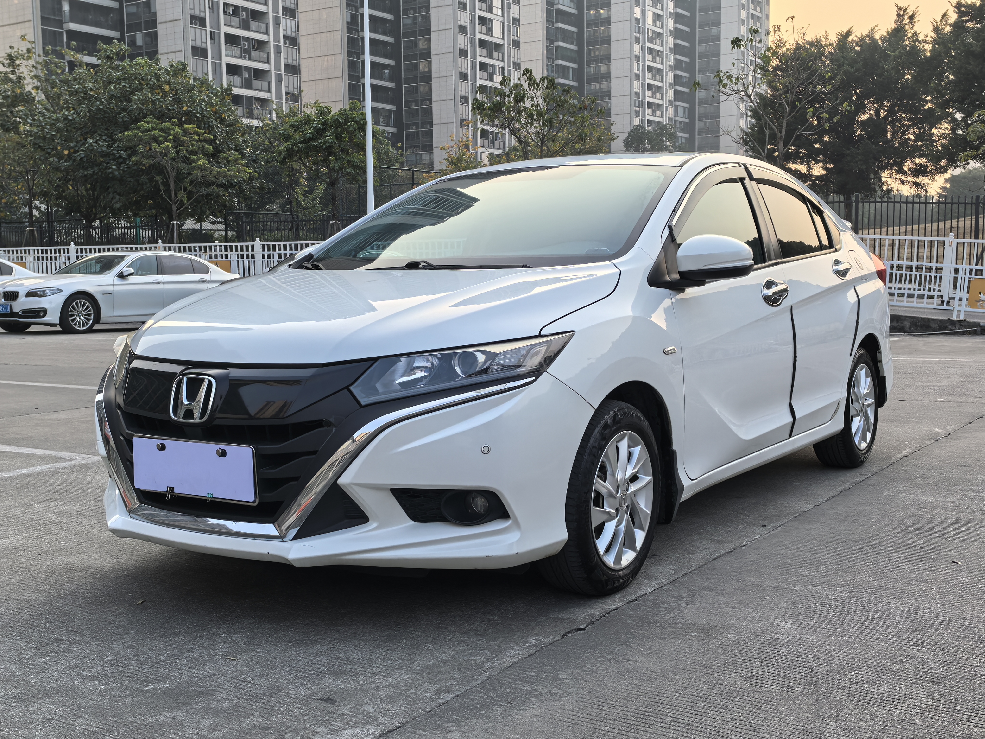 Honda Gienia 2018 car image 