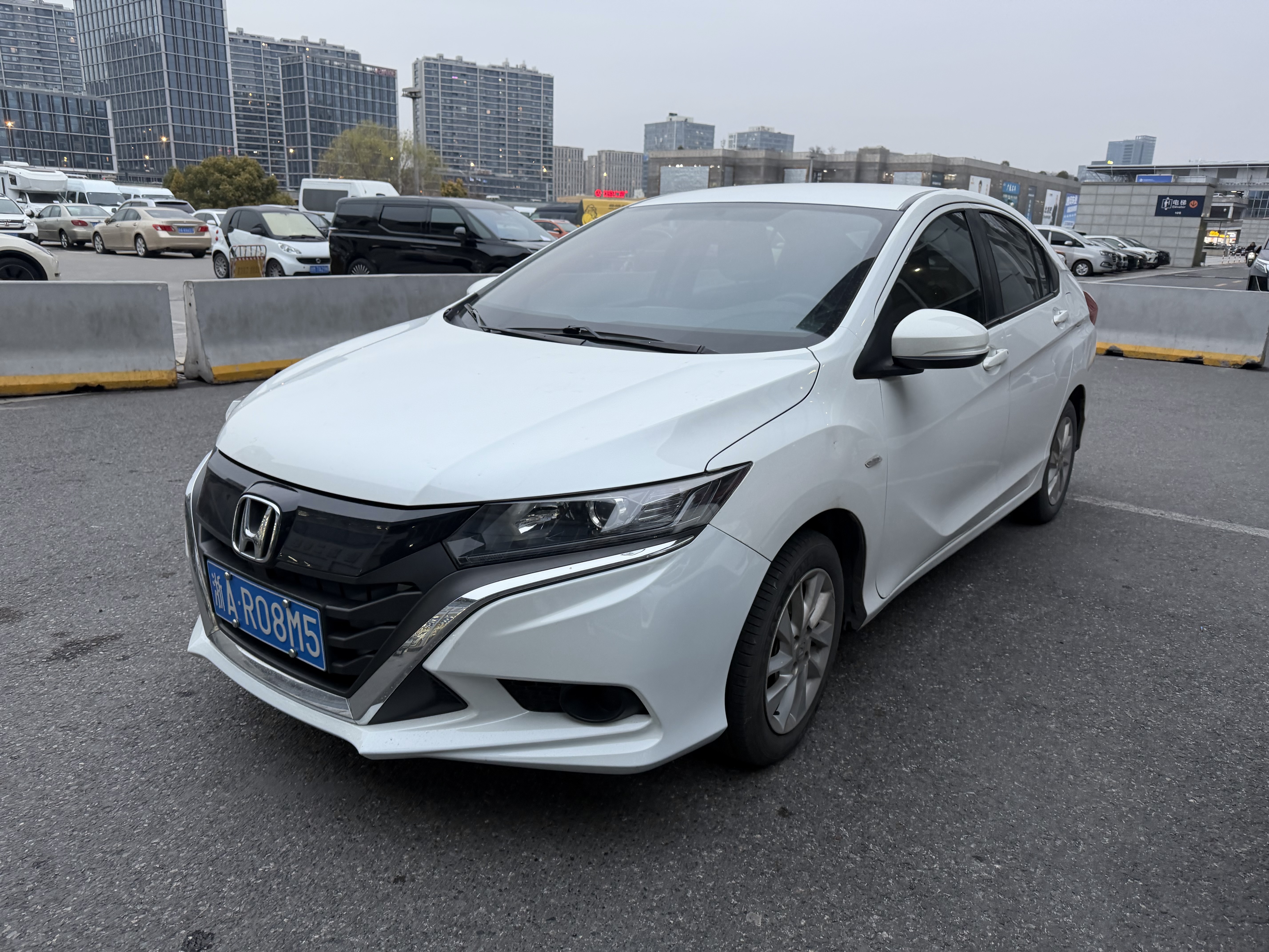 Honda Gienia 2017 car image 