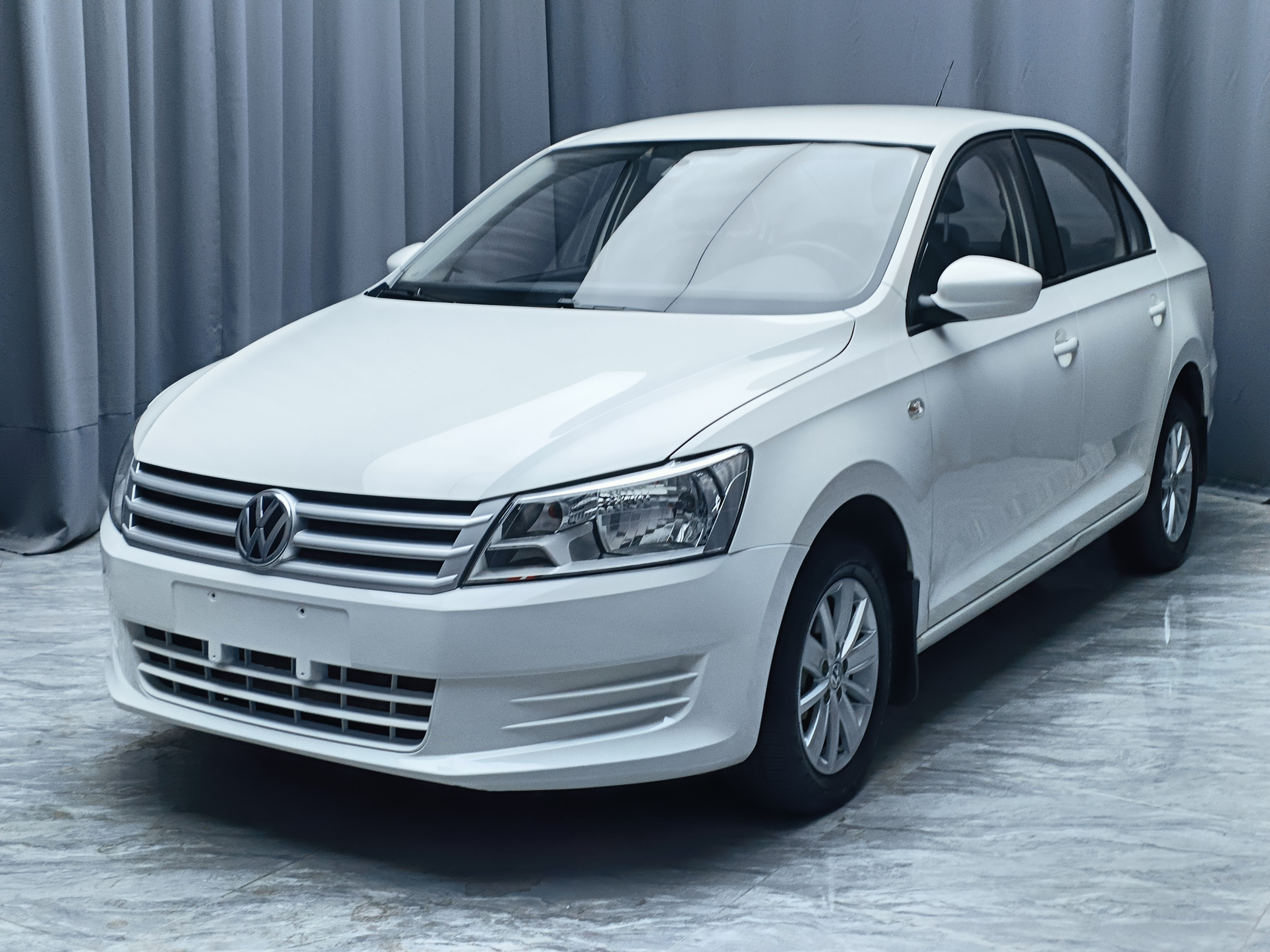 Santana 2015 car image 