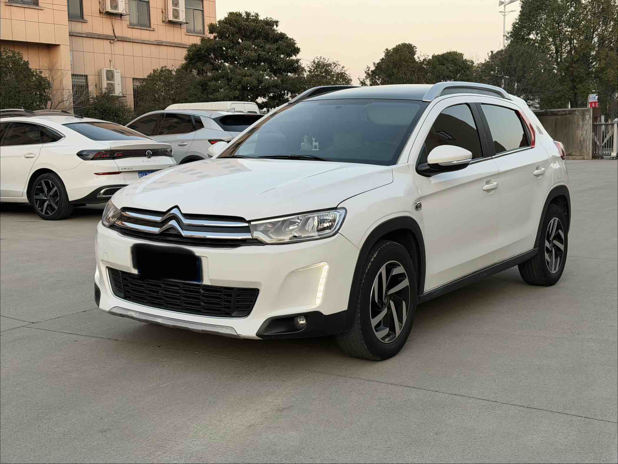 Citroen C3-XR 2017 Citroen C3-XR 2017 car image