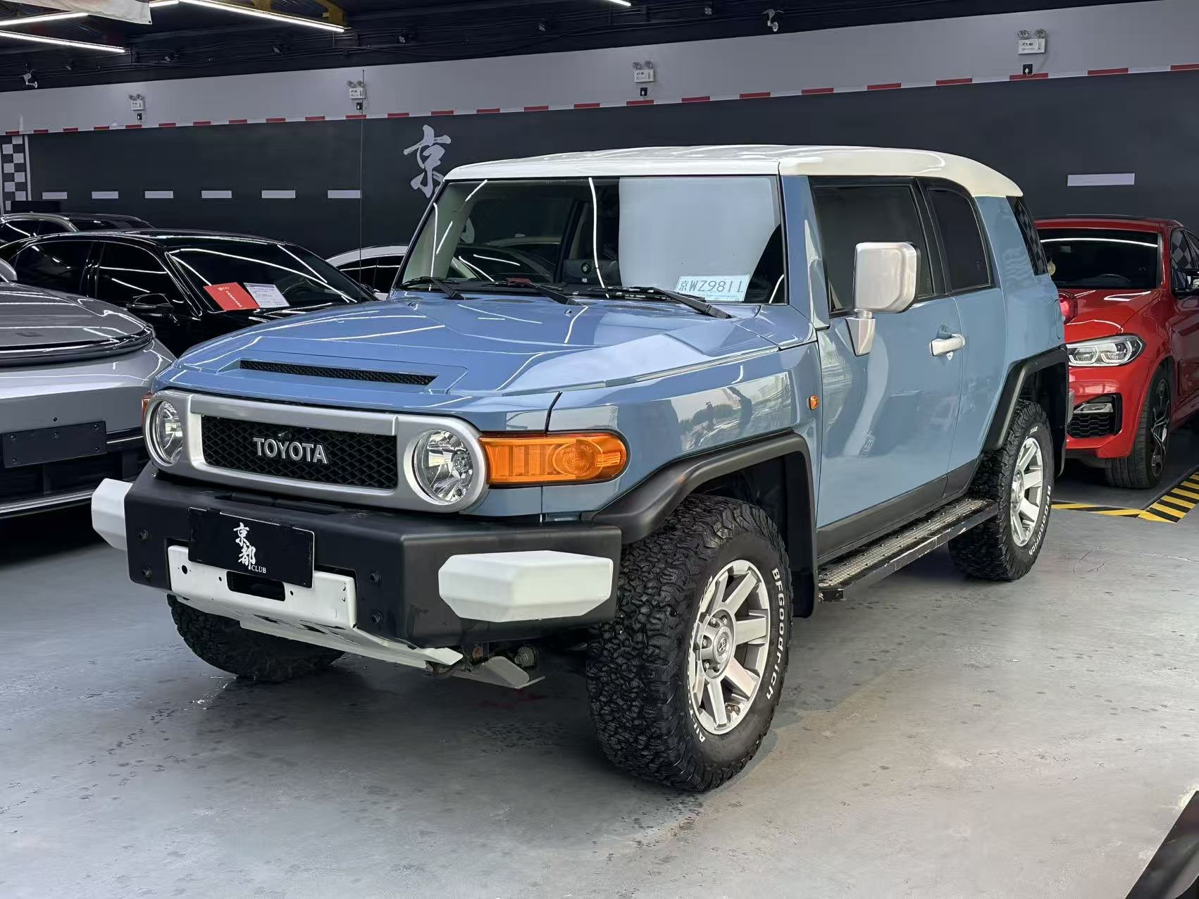 Toyota FJ Cruiser 2014 car image 