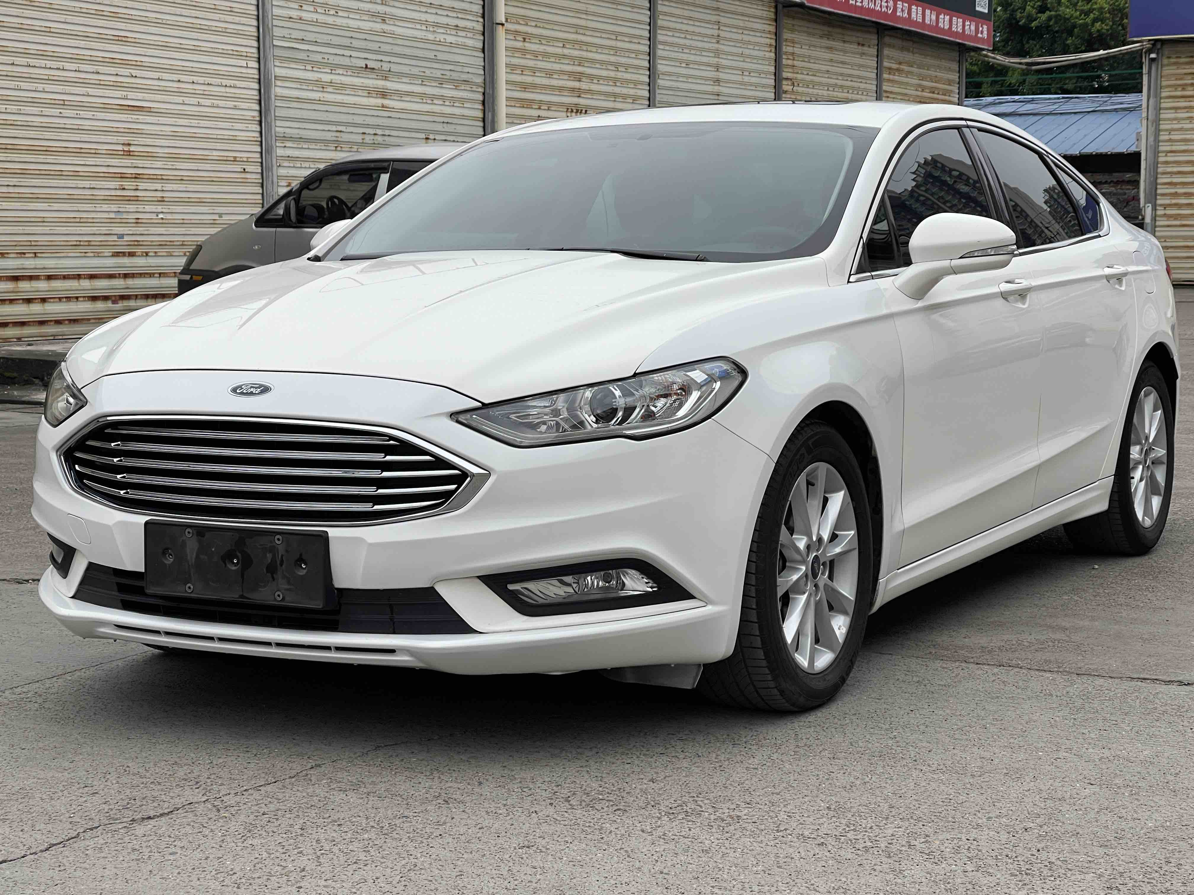 Ford Mondeo 2019 صورة سيارة 