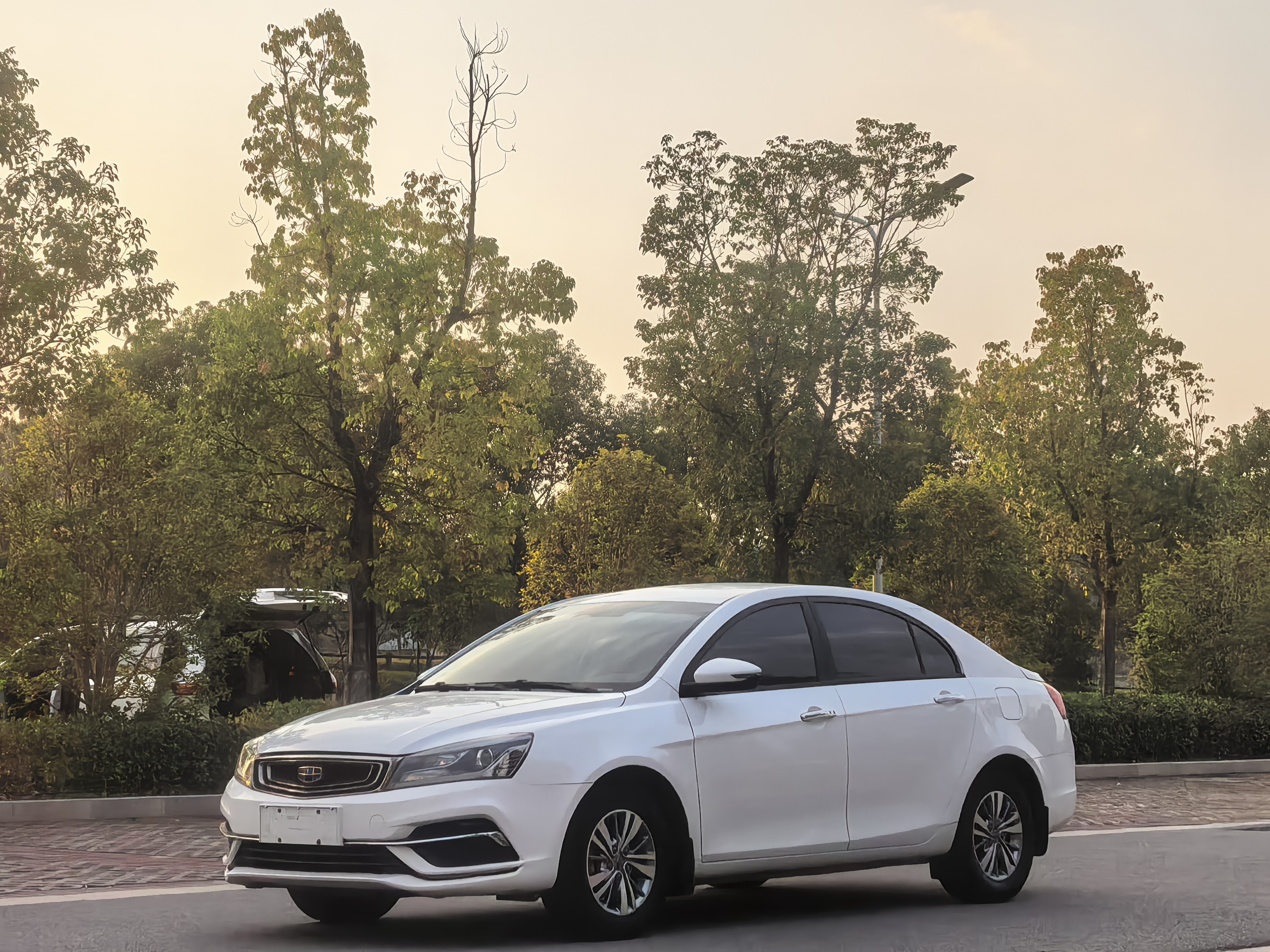 Emgrand 2018 car image 