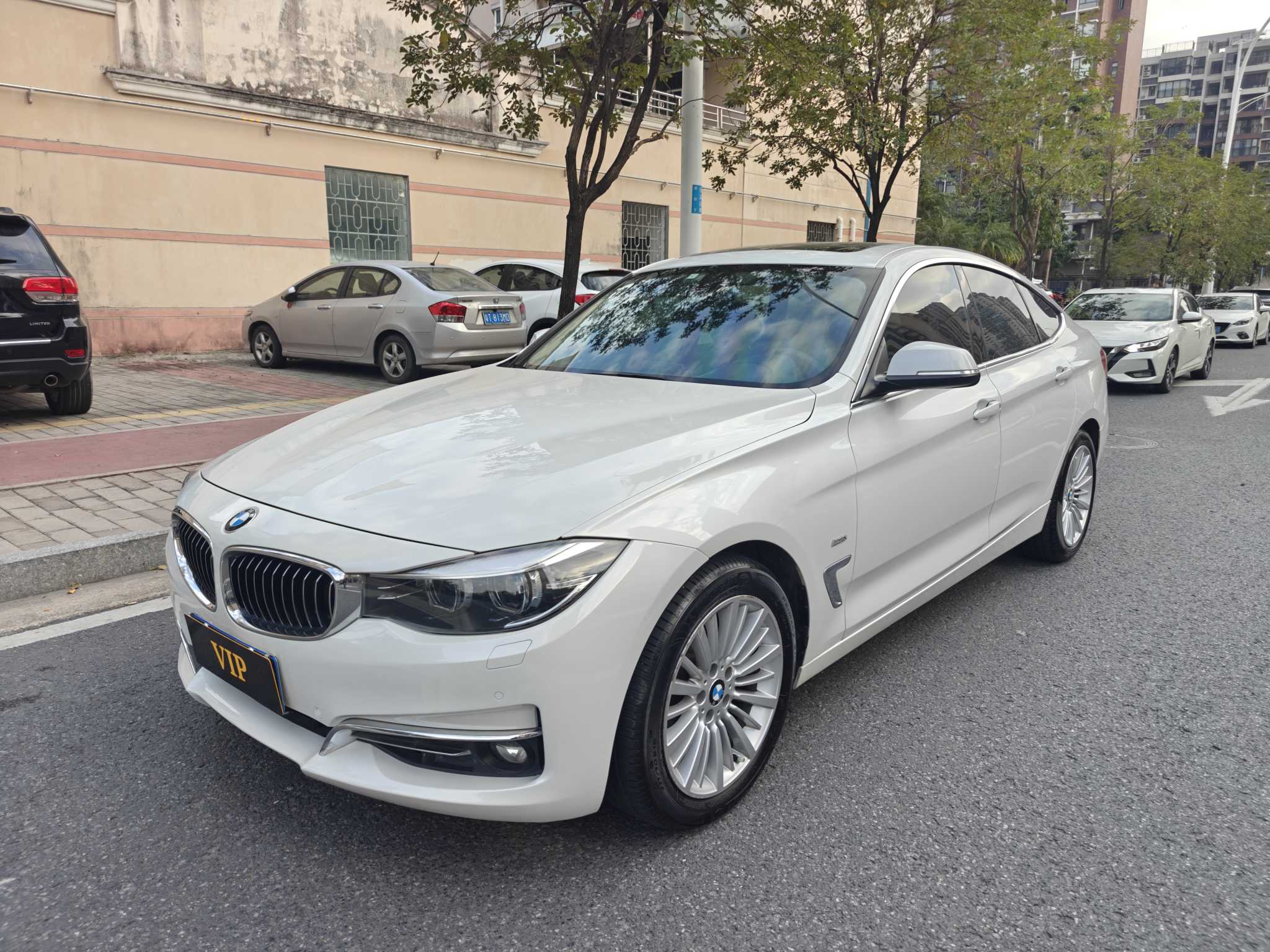 BMW 3 Series GT 2017 BMW 3 Series GT 2017 immagine di auto