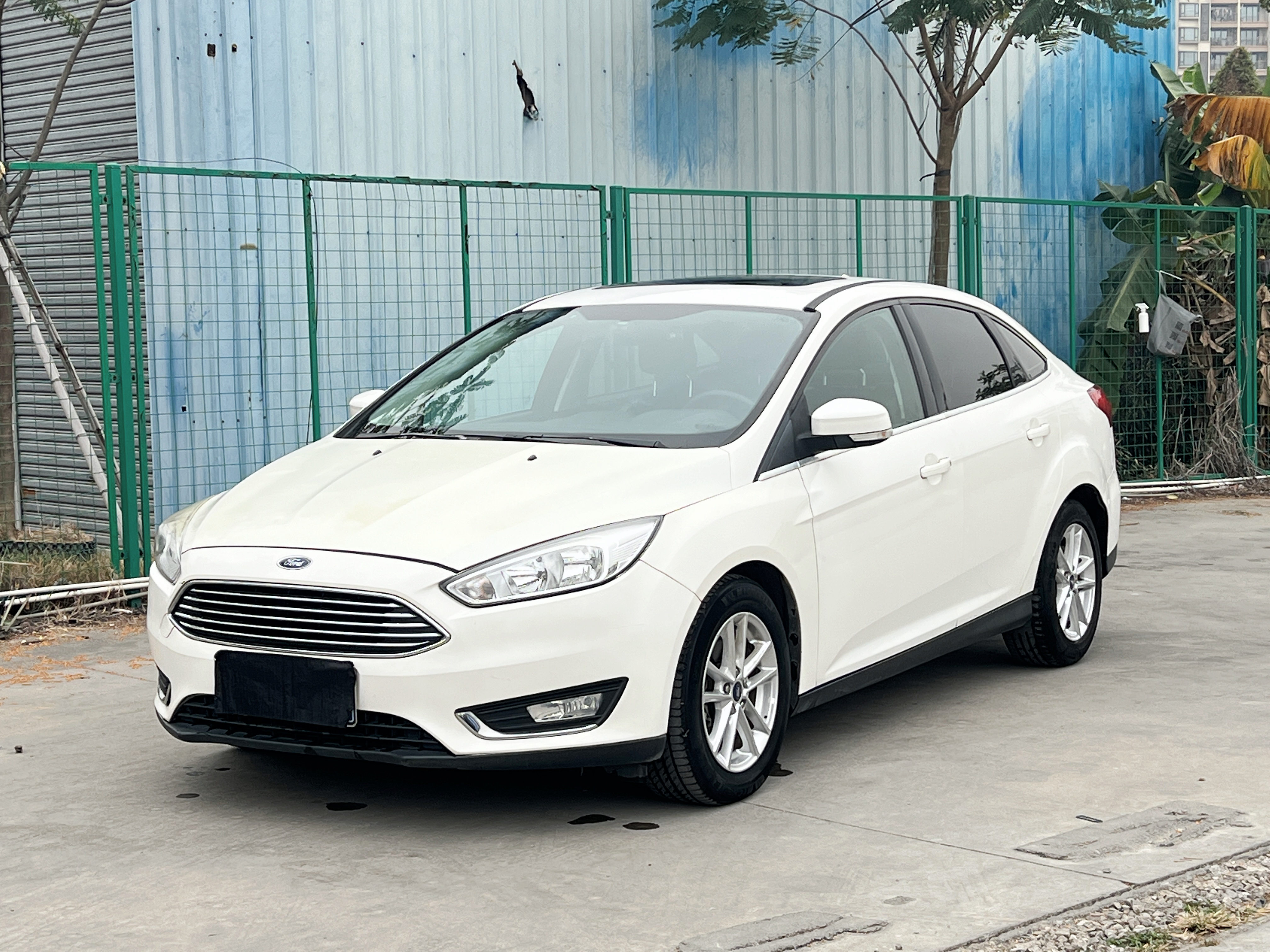 Ford Focus 2017 Ford Focus 2017 car image