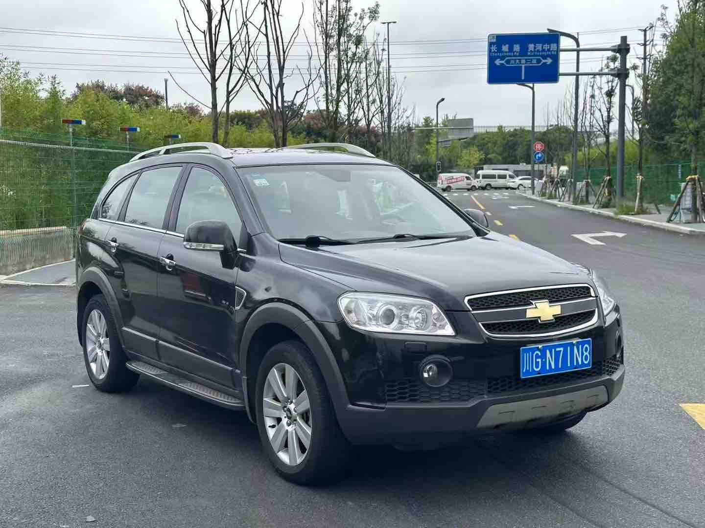Chevrolet Captiva (Imported) 2010 car image 