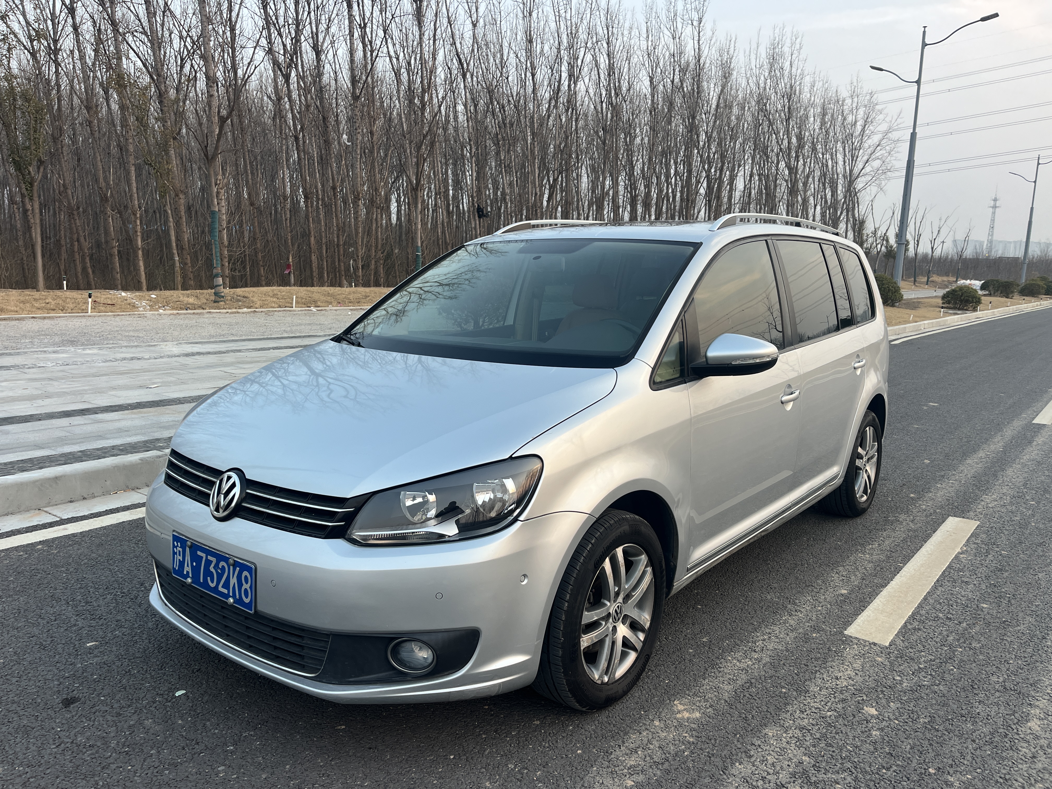 Volkswagen Touran 2013 car image 