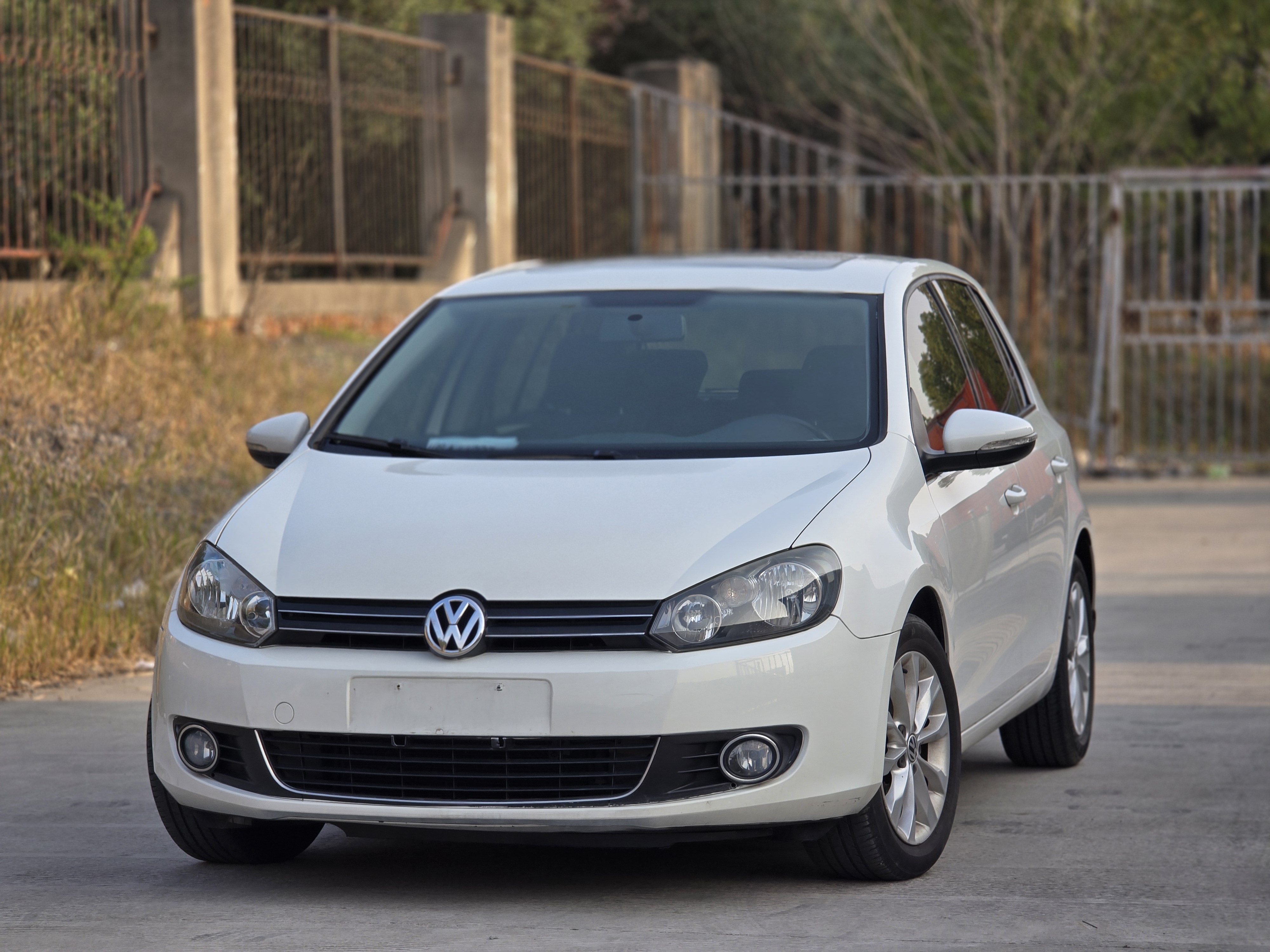 Volkswagen Golf 2013 car image 