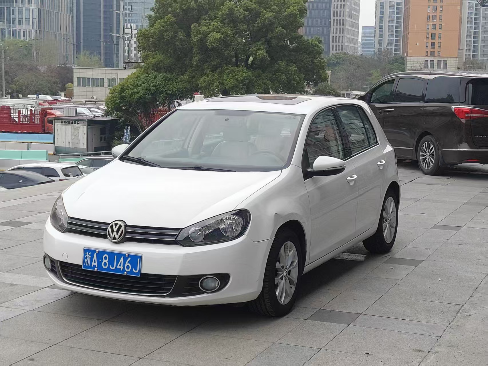 Volkswagen Golf 2013 car image 