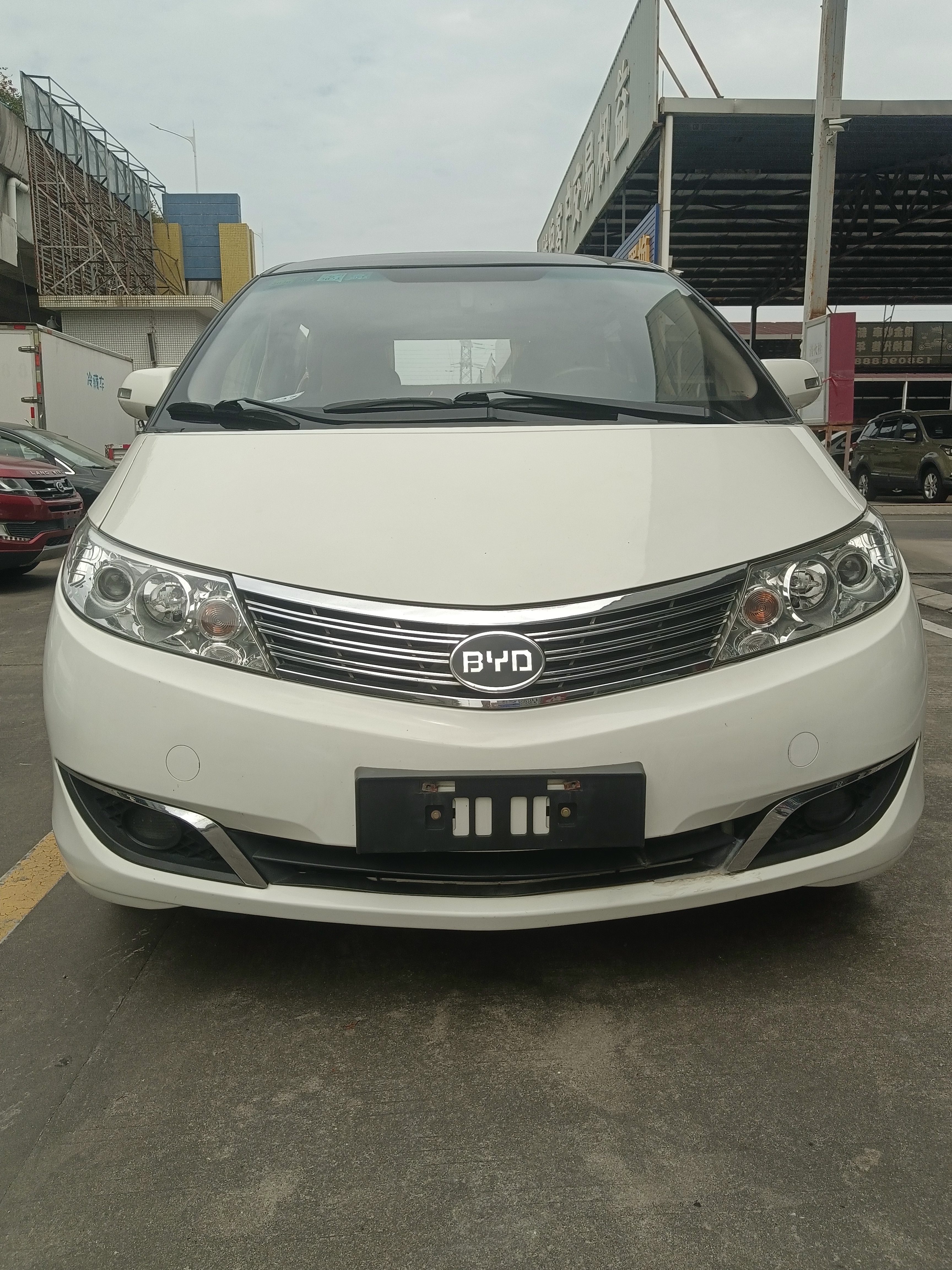 BYD M6 2013 car image 