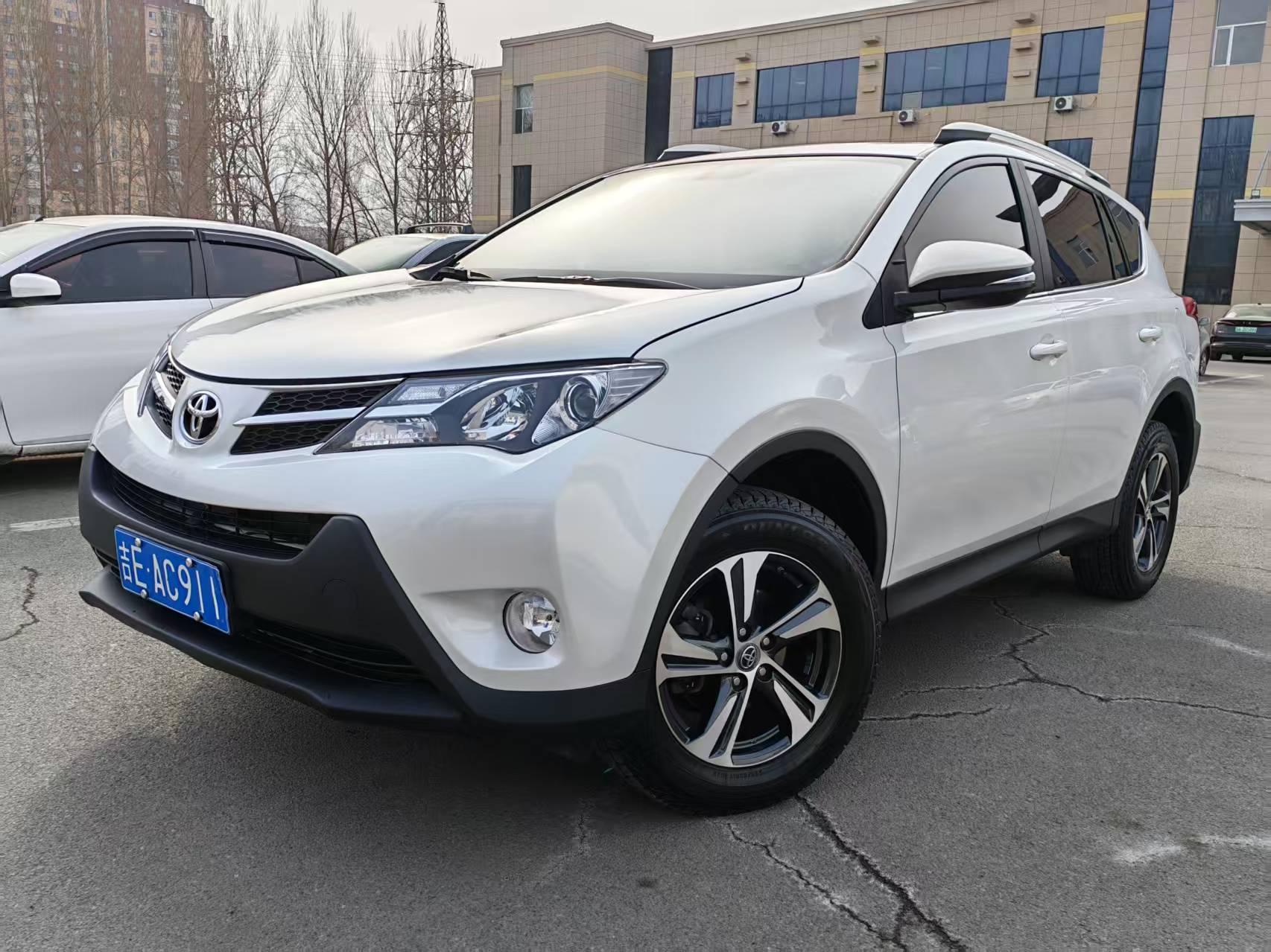 Toyota RAV4 2016 Toyota RAV4 2016 car image