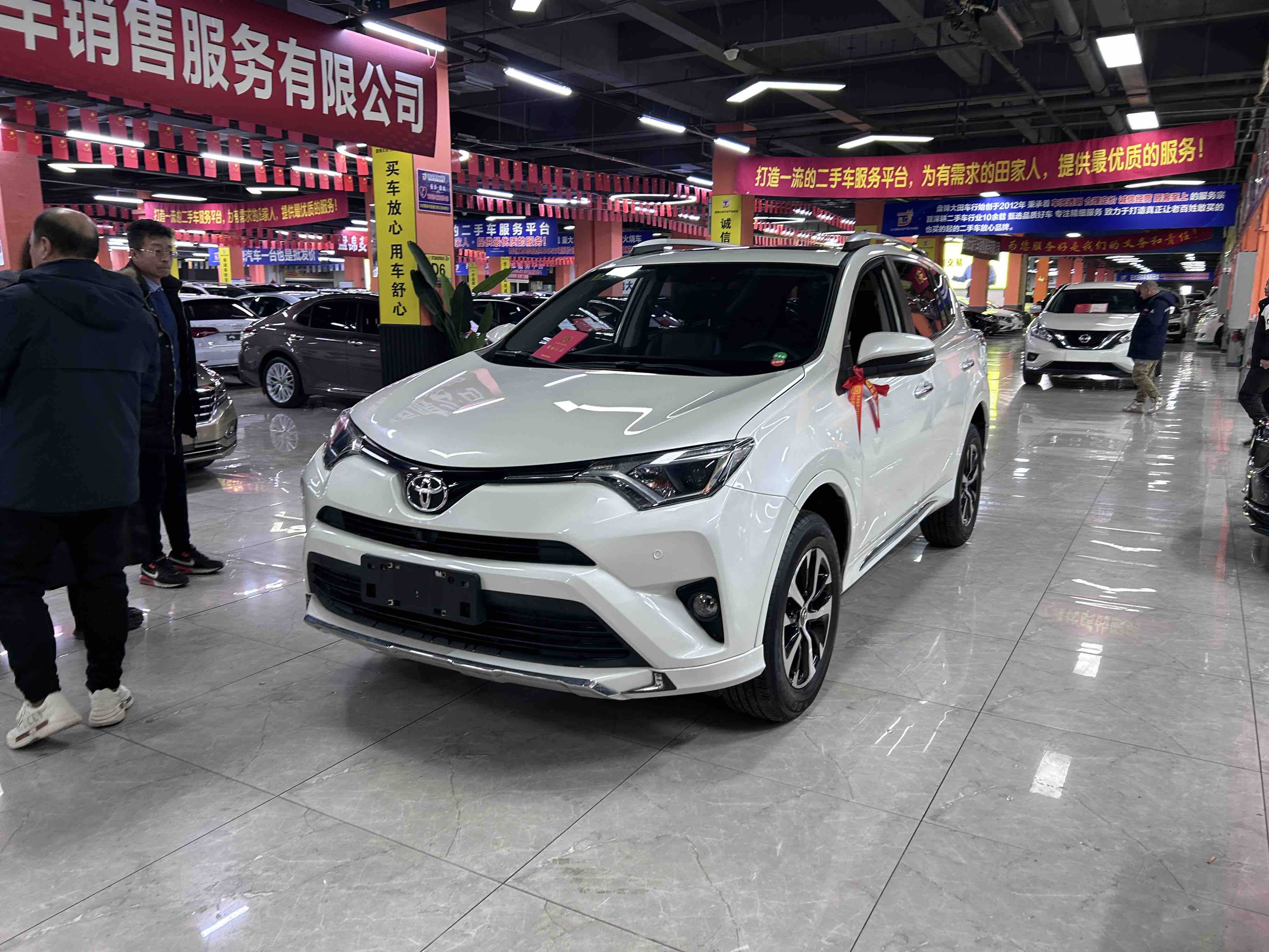 Toyota RAV4 2017 car image 