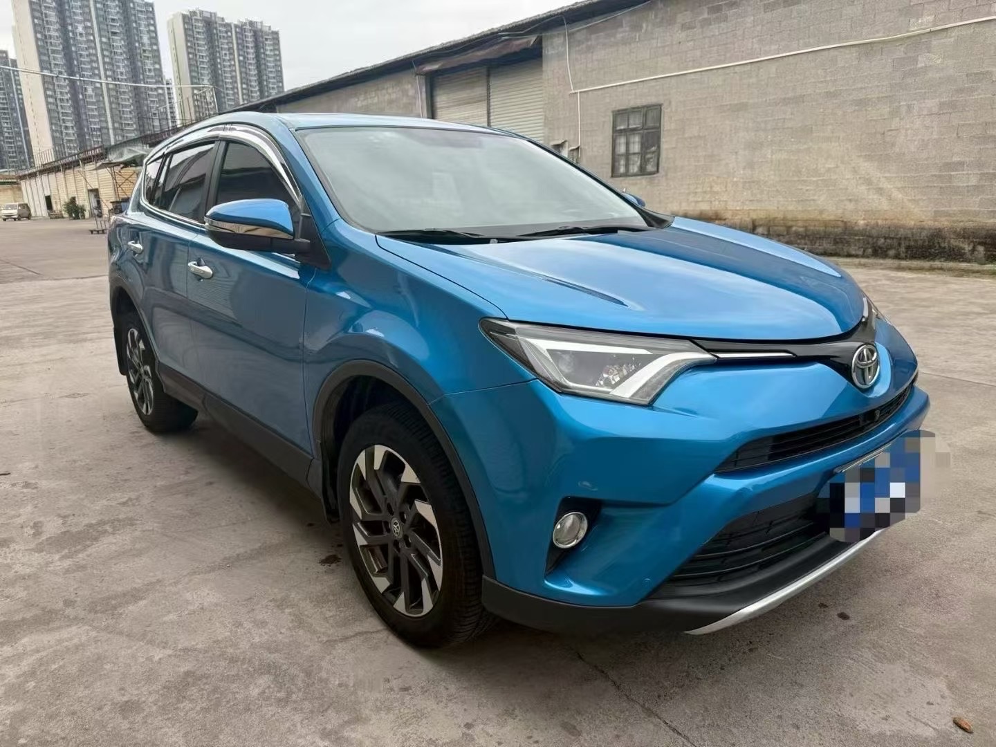 RAV4 2016 car image 