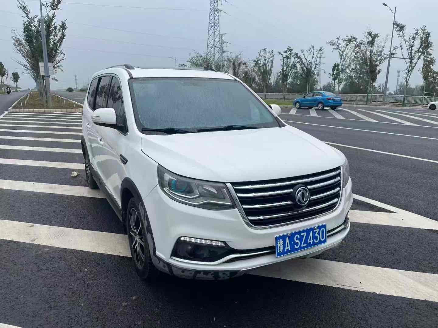 Forthing SX6 2016 Forthing SX6 2016 car image