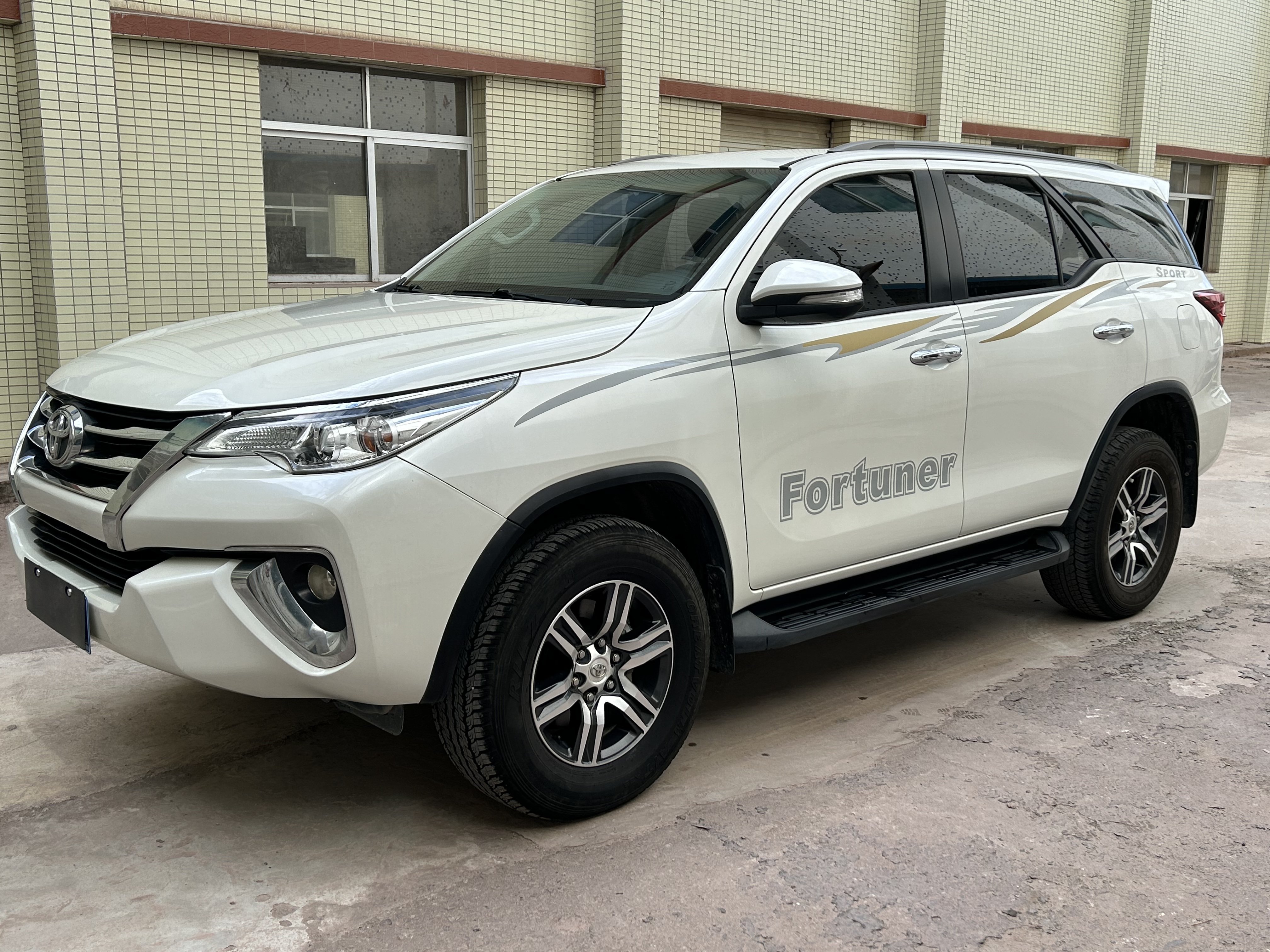Toyota Fortuner 2017 汽车图片 