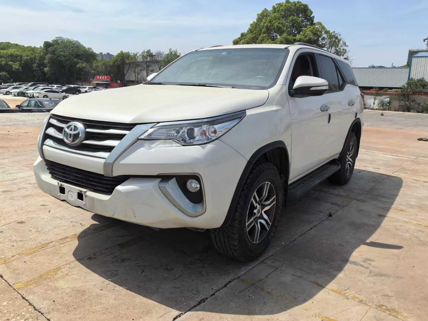 Toyota Fortuner 2019 汽车图片 