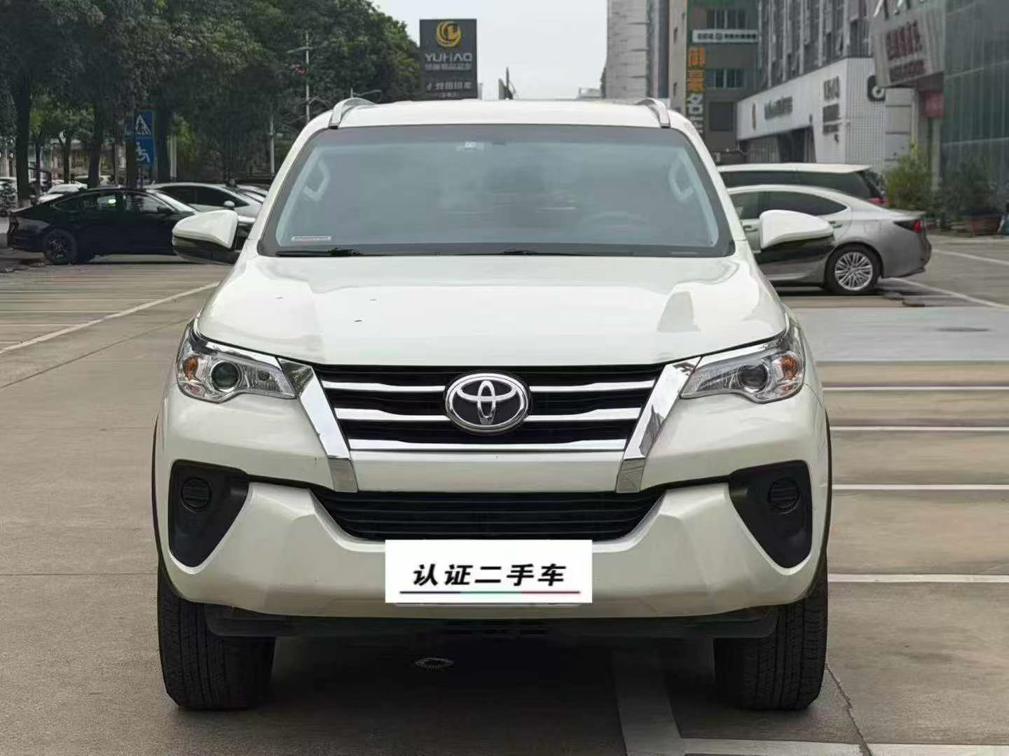 Toyota Fortuner 2019 汽车图片 