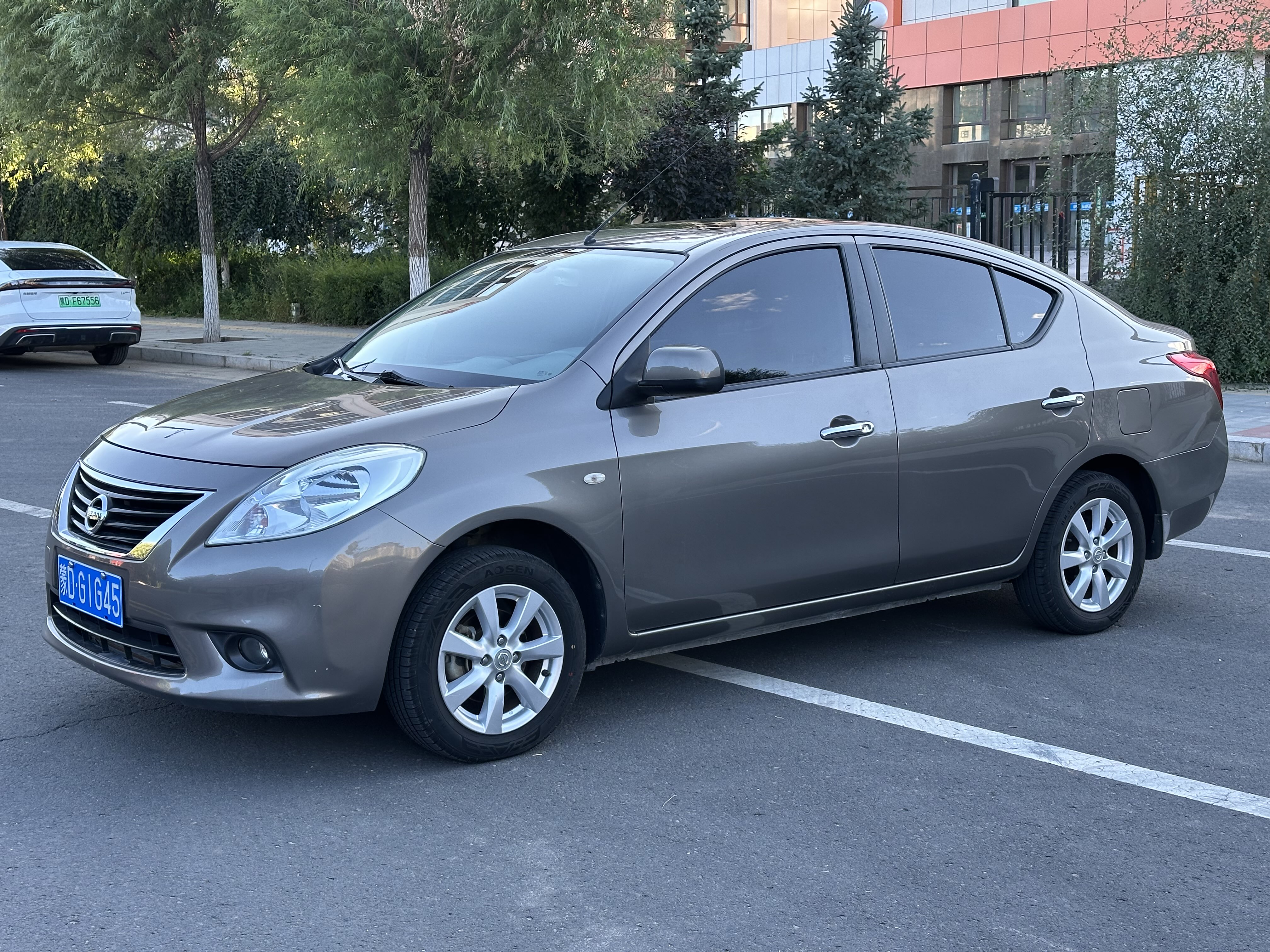Nissan Sunny 2013 Nissan Sunny 2013 car image