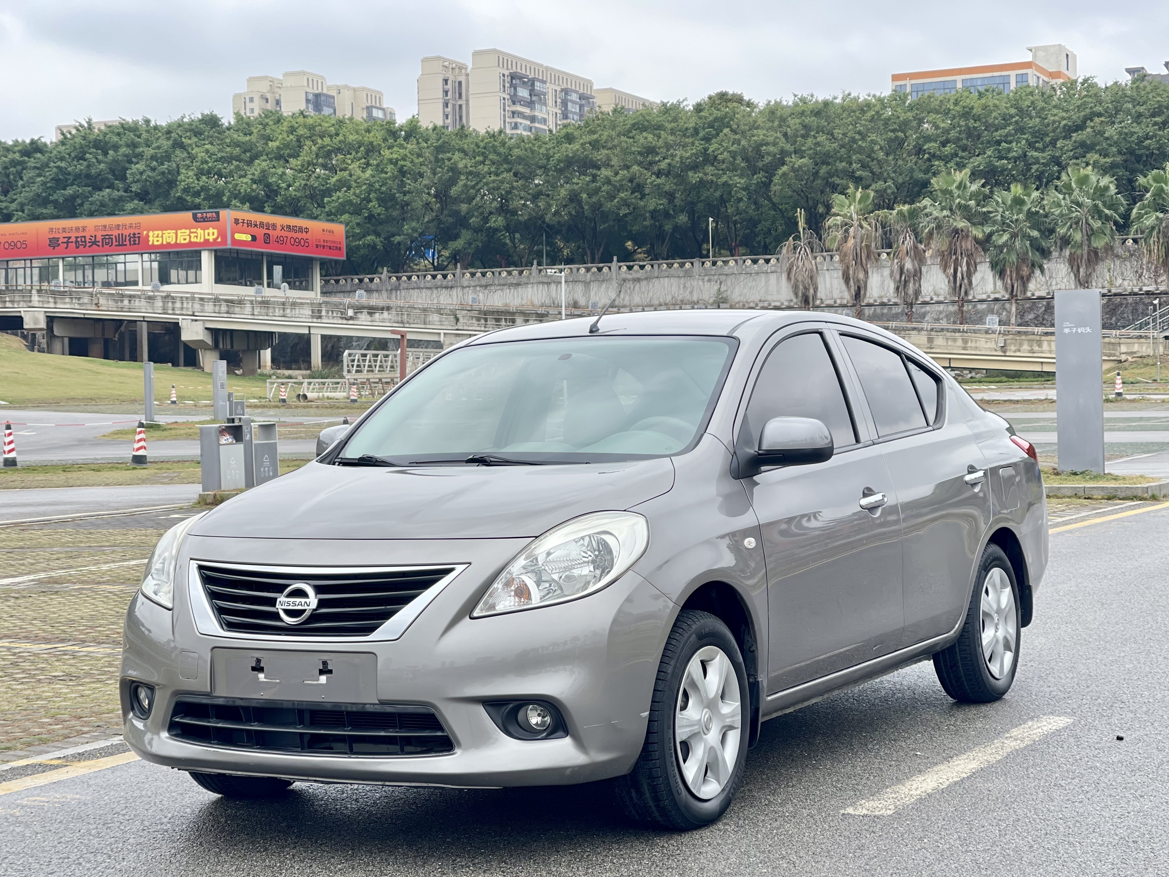 Nissan Sunny 2013 汽车图片 