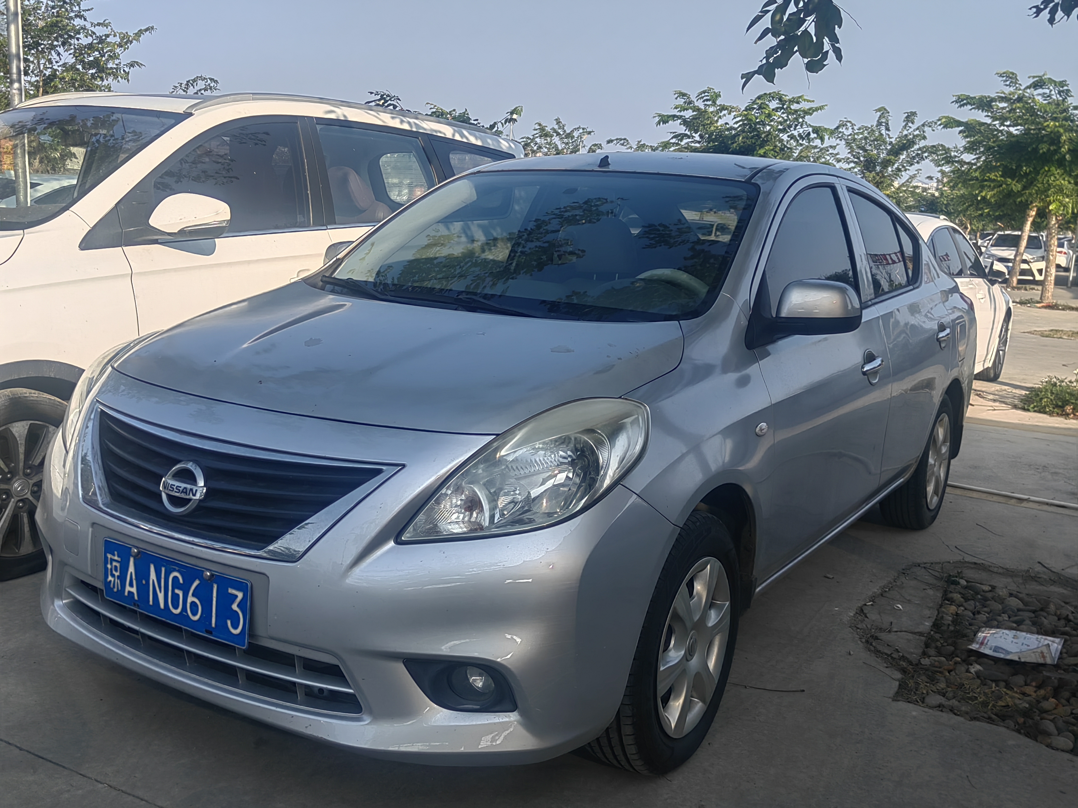 Nissan Sunny 2013 汽车图片 