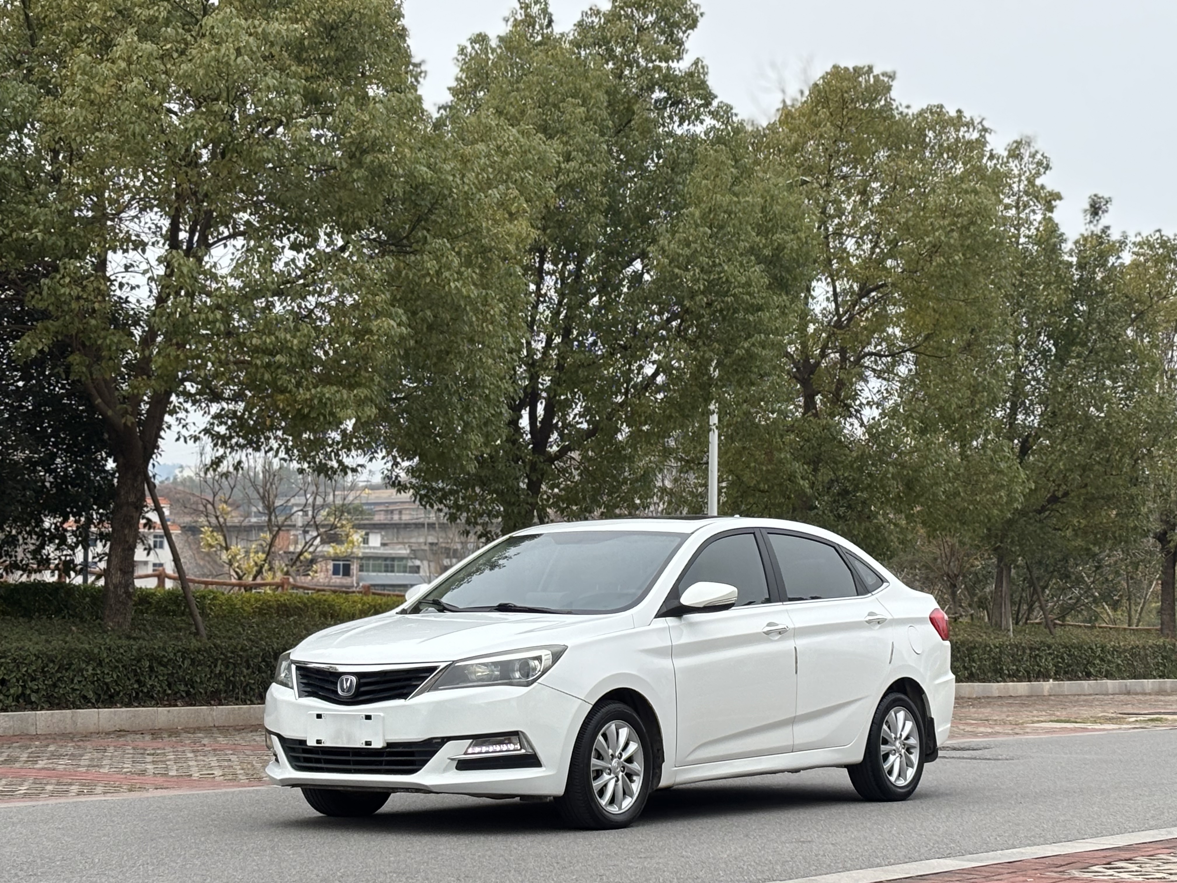 Changan Alsvin V7 2017 car image 