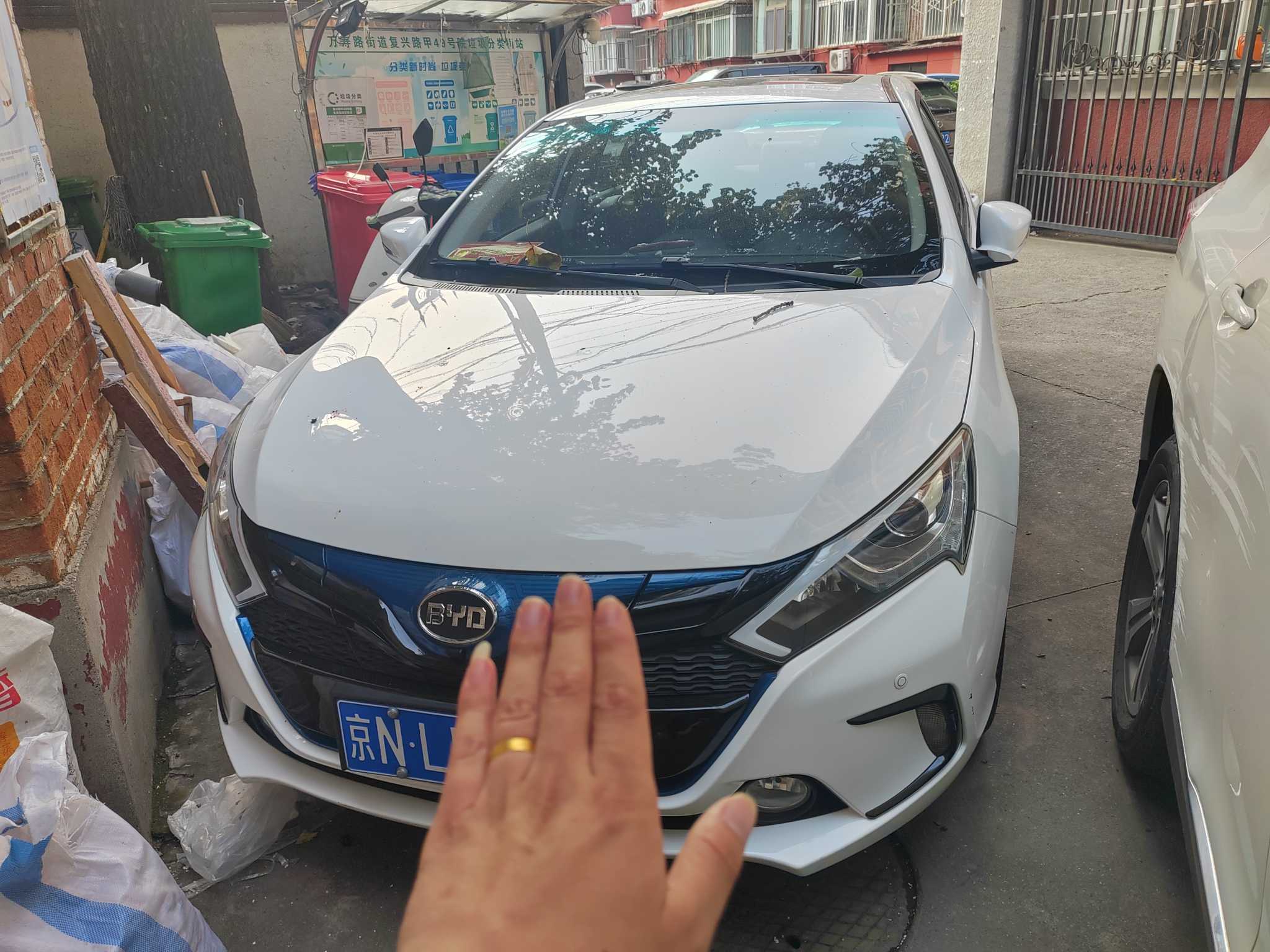 BYD Qin New Energy 2016 car image 