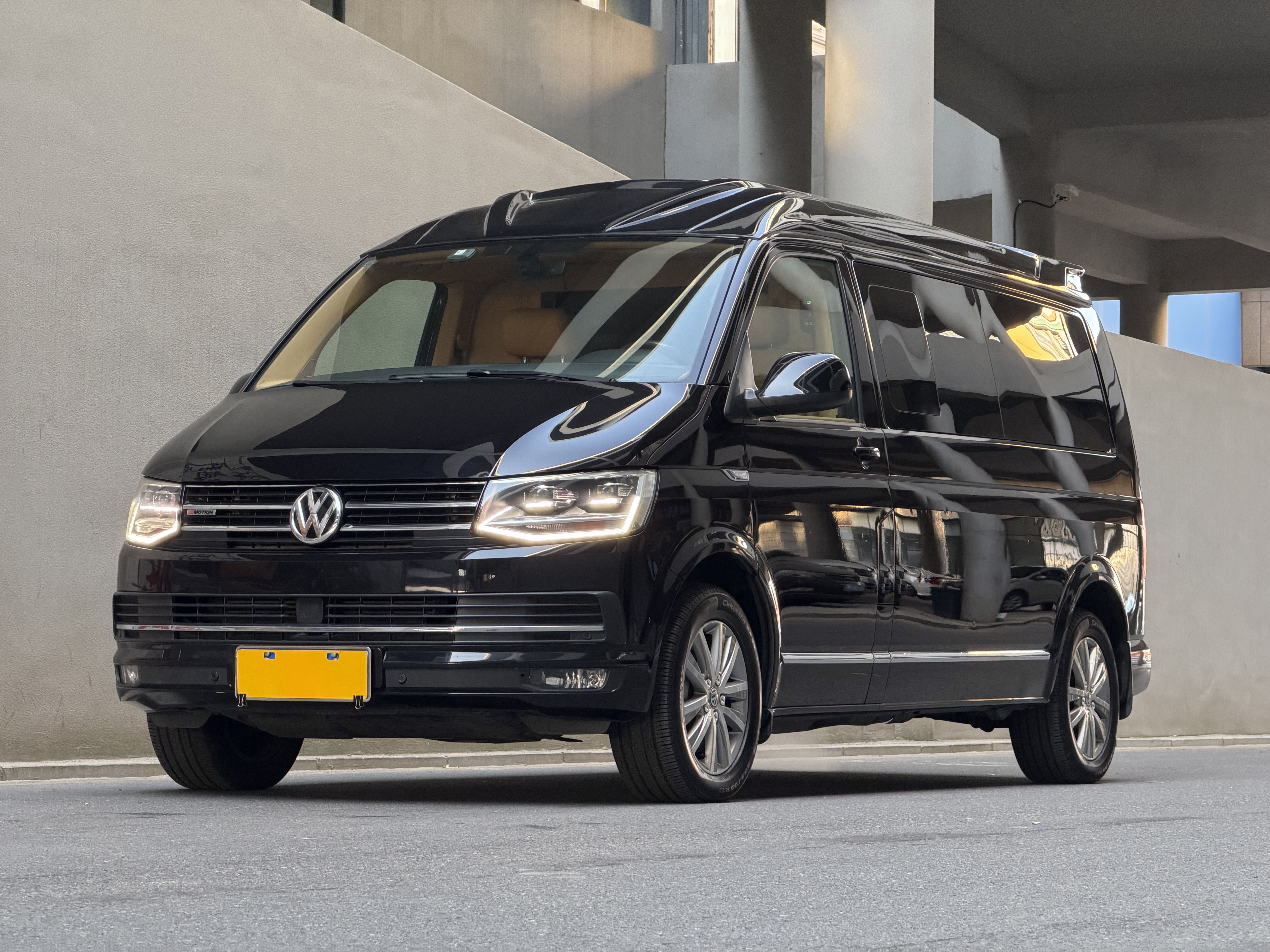 Volkswagen Caravelle 2016 Volkswagen Caravelle 2016 car image