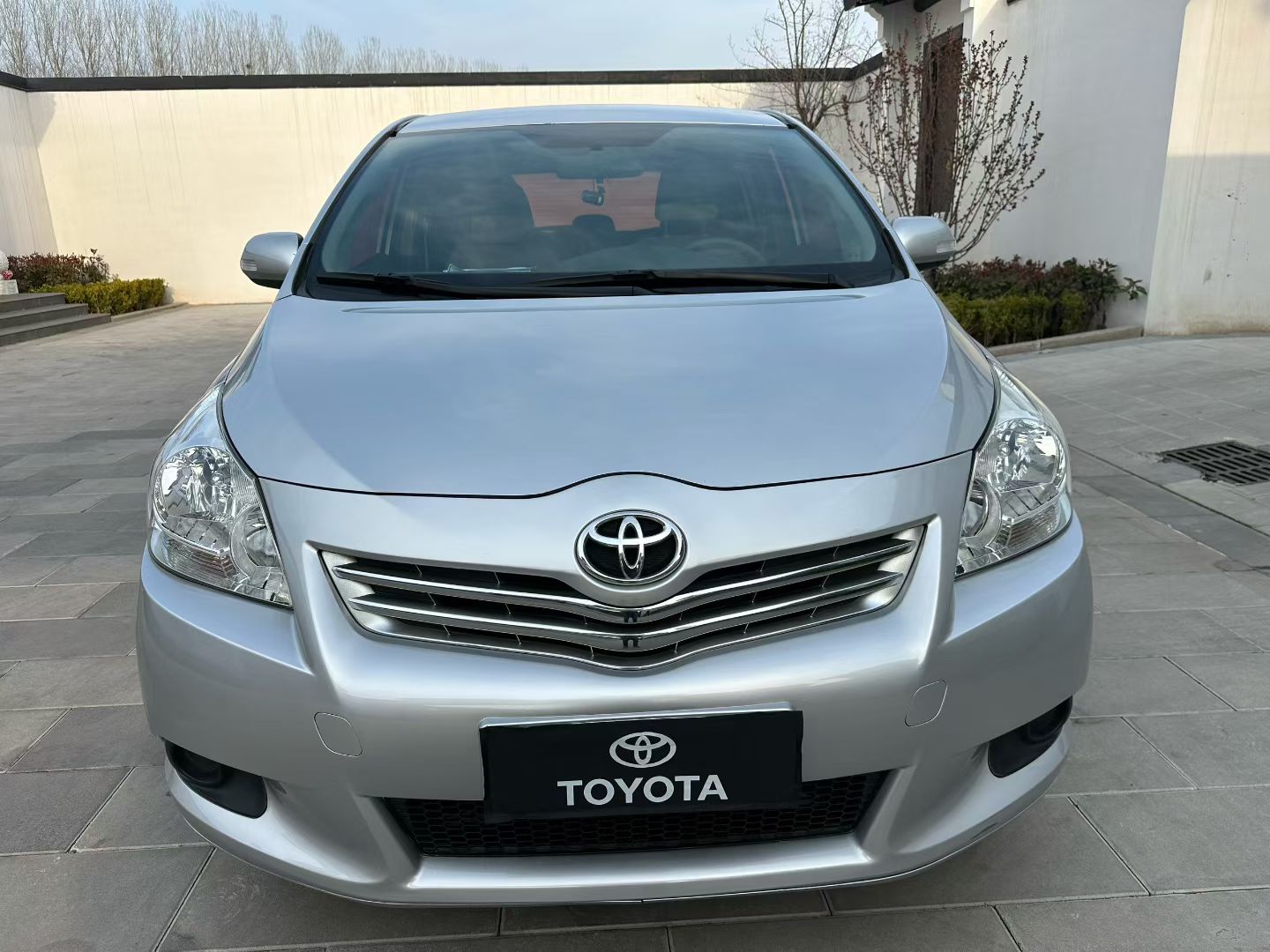 Toyota Verso 2012 car image 