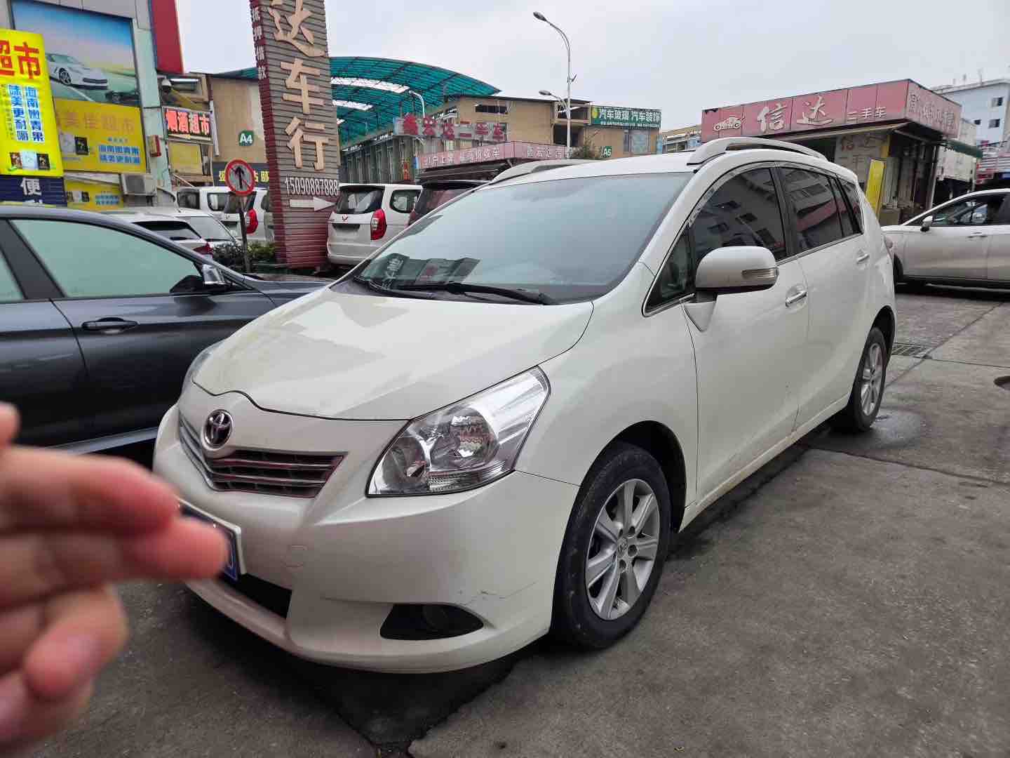 Toyota Verso 2012 car image 