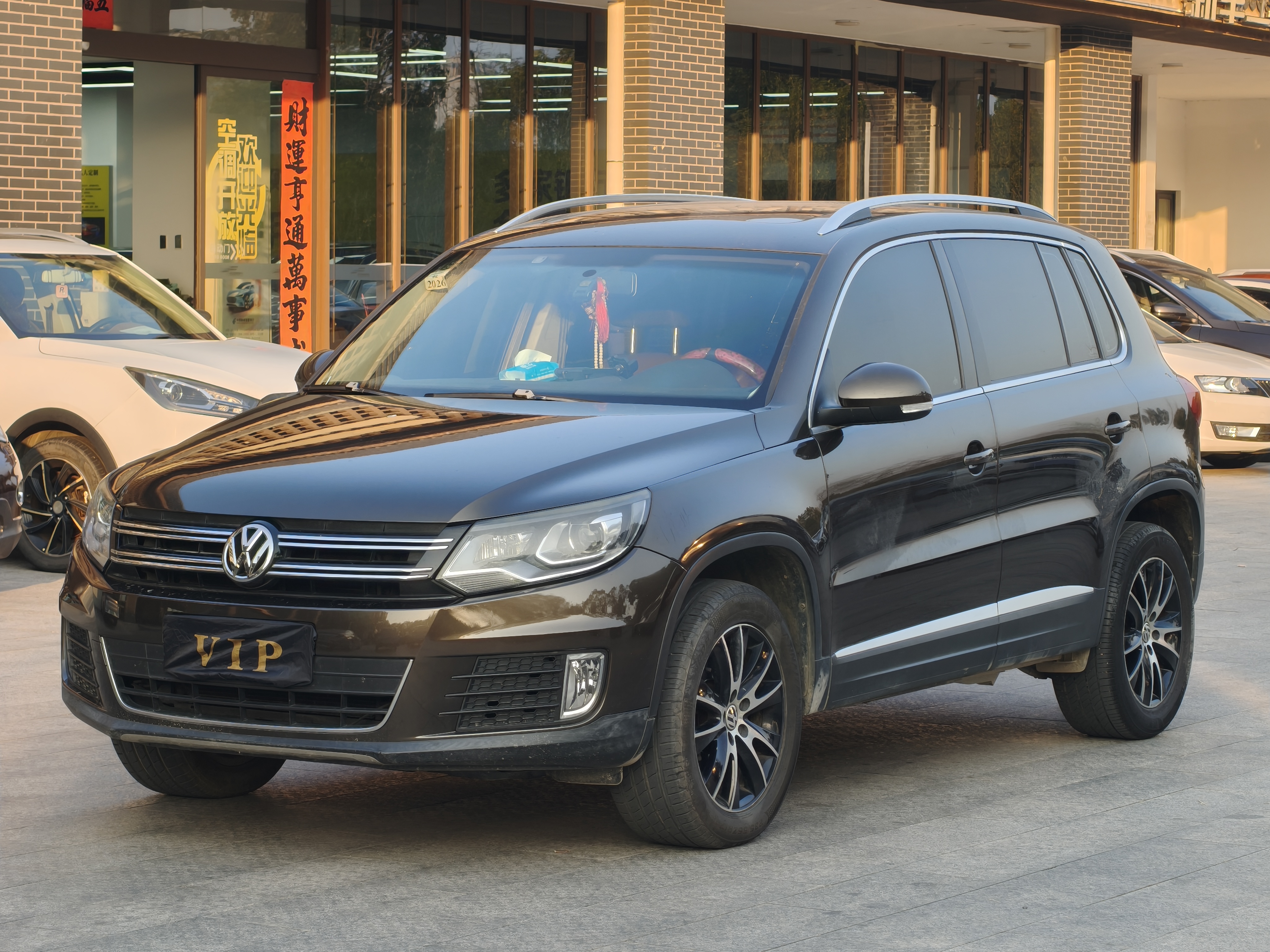 Volkswagen Tiguan 2014 car image 