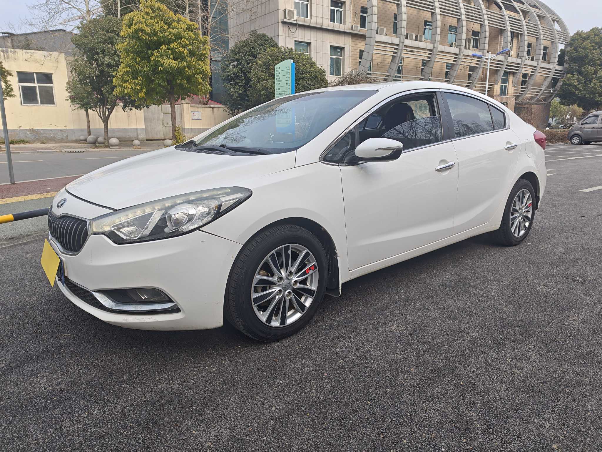 Kia K3 2014 car image 