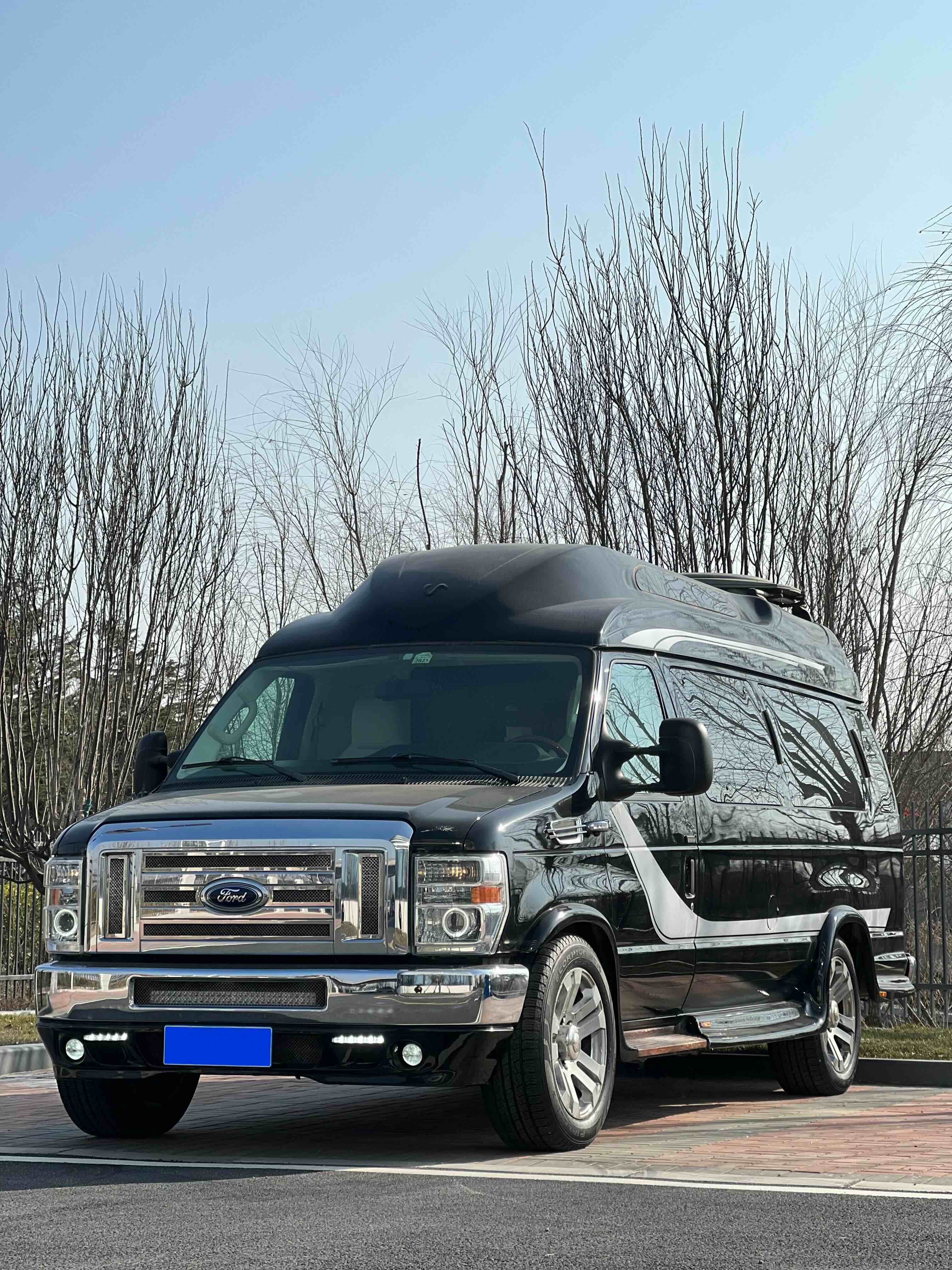Ford E350 2013 Ford E350 2013 car image