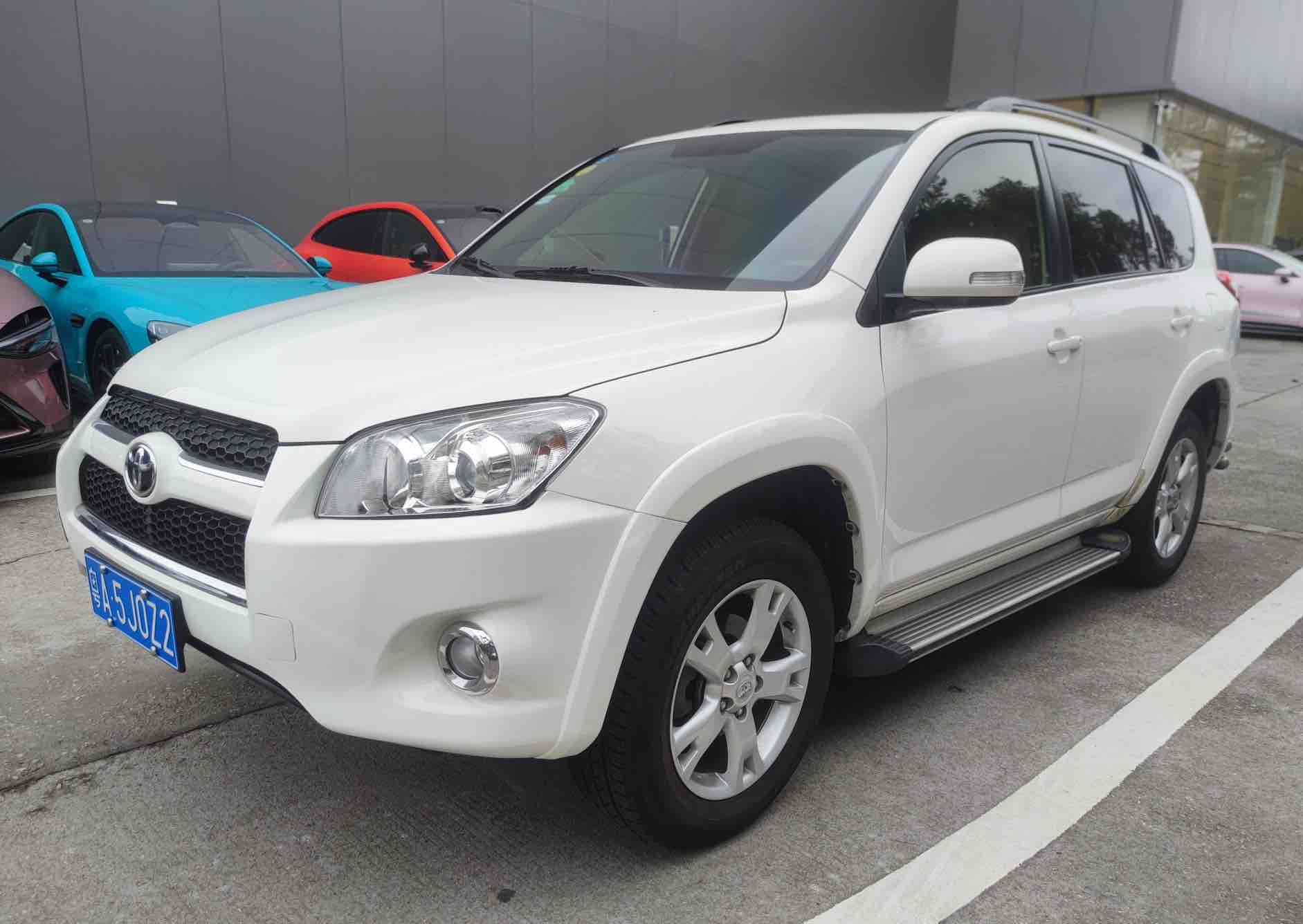 Toyota RAV4 2012 Toyota RAV4 2012 car image
